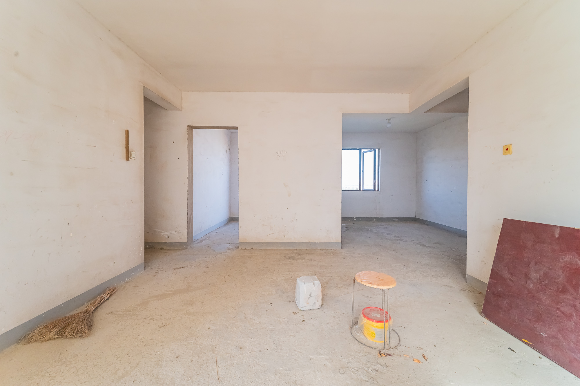 星湖湾一期高层 4室2厅2卫 92.8万 星湖湾一期高层 4室2厅2卫 92.8万客厅