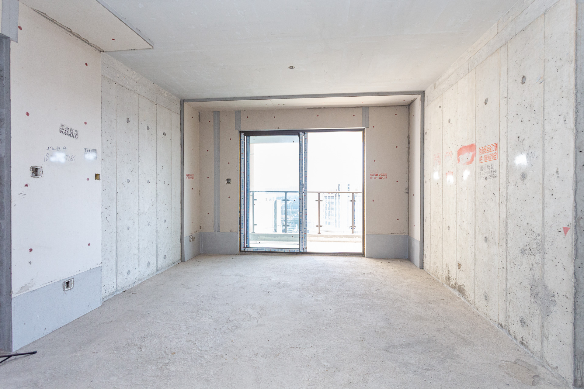 润和湘江天地D区 4室2厅2卫 148.0万 润和湘江天地D区 4室2厅2卫 148.0万客厅