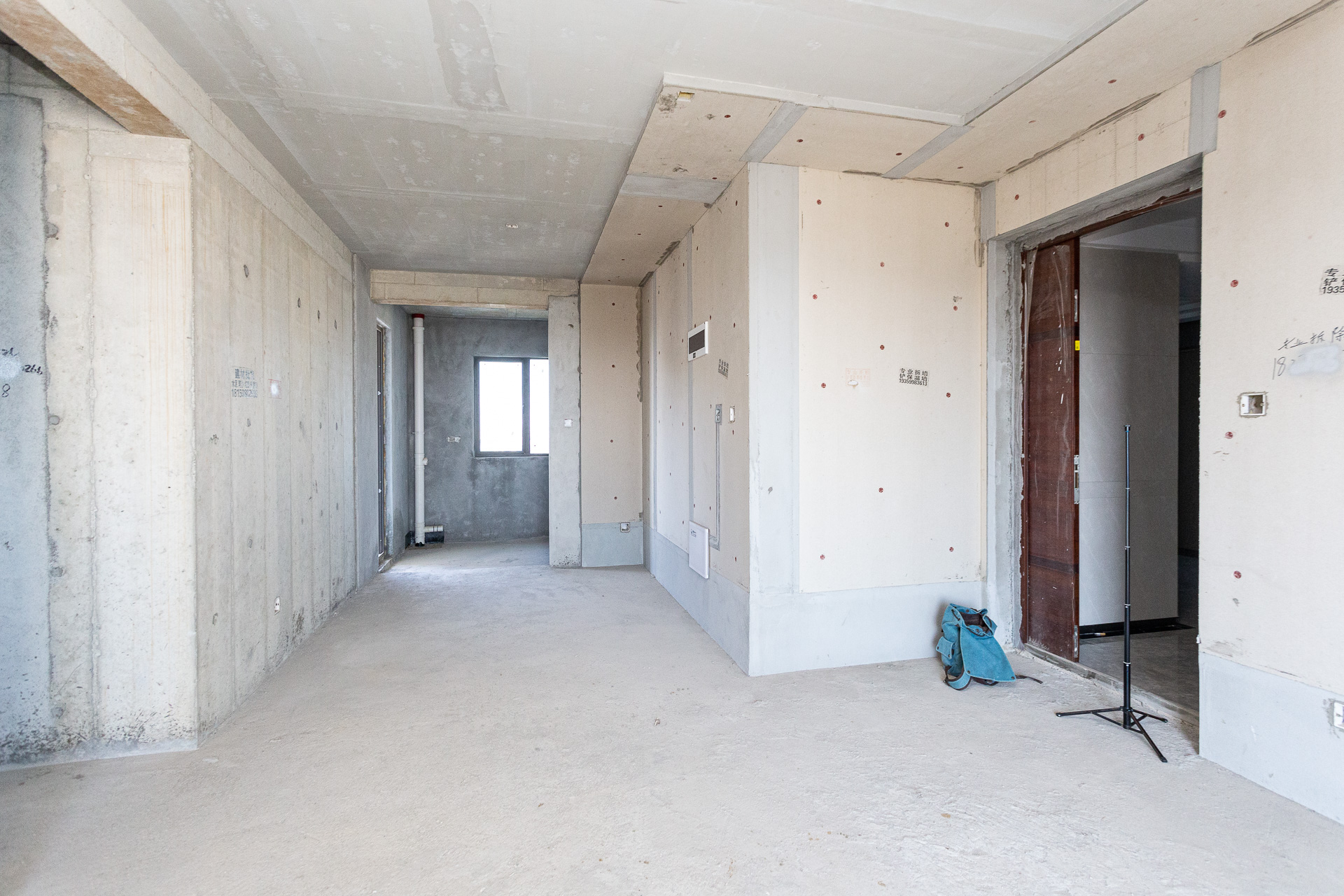 润和湘江天地D区 4室2厅2卫 148.0万 润和湘江天地D区 4室2厅2卫 148.0万客厅