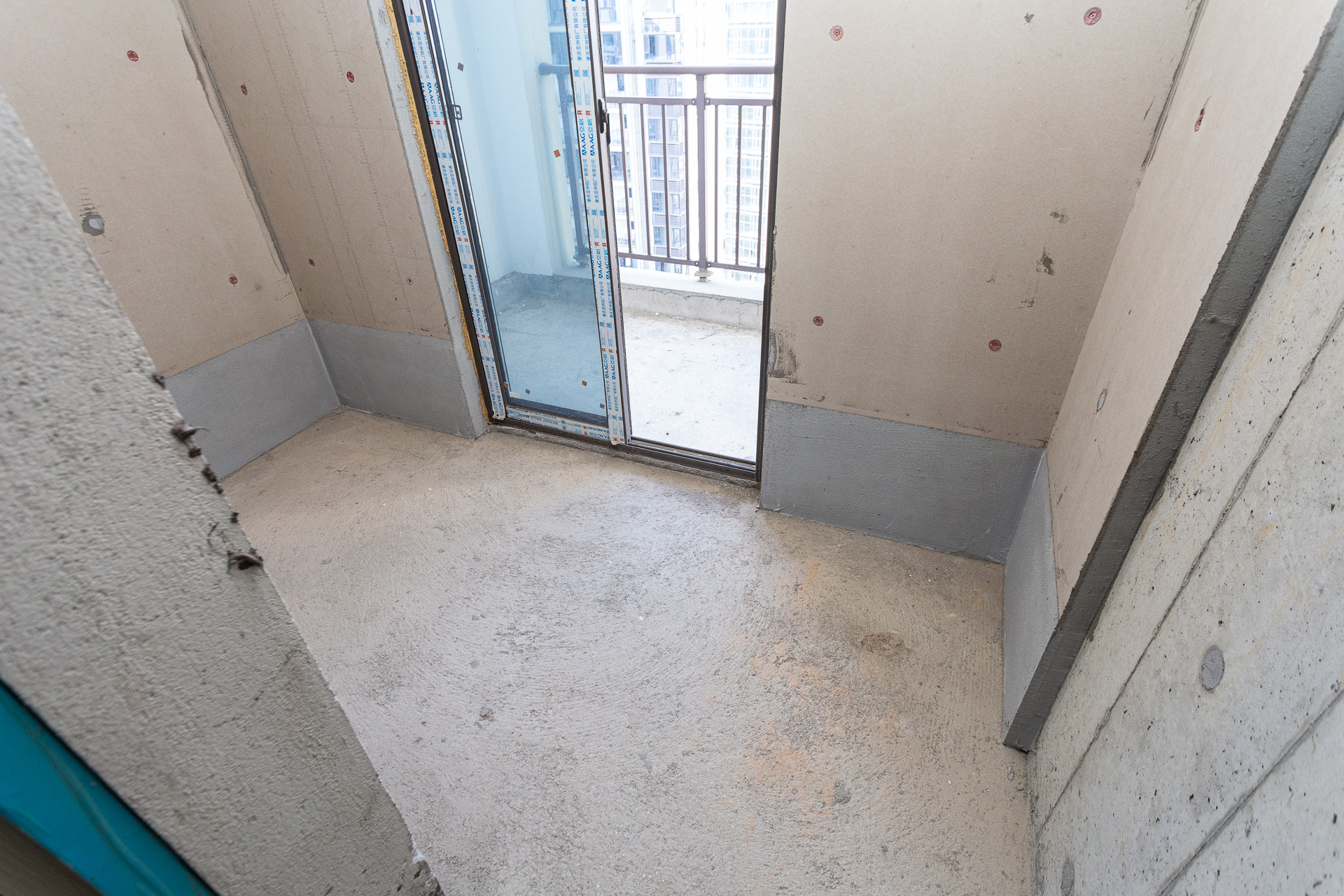 润和湘江天地D区 4室2厅2卫 148.0万 润和湘江天地D区 4室2厅2卫 148.0万卧室