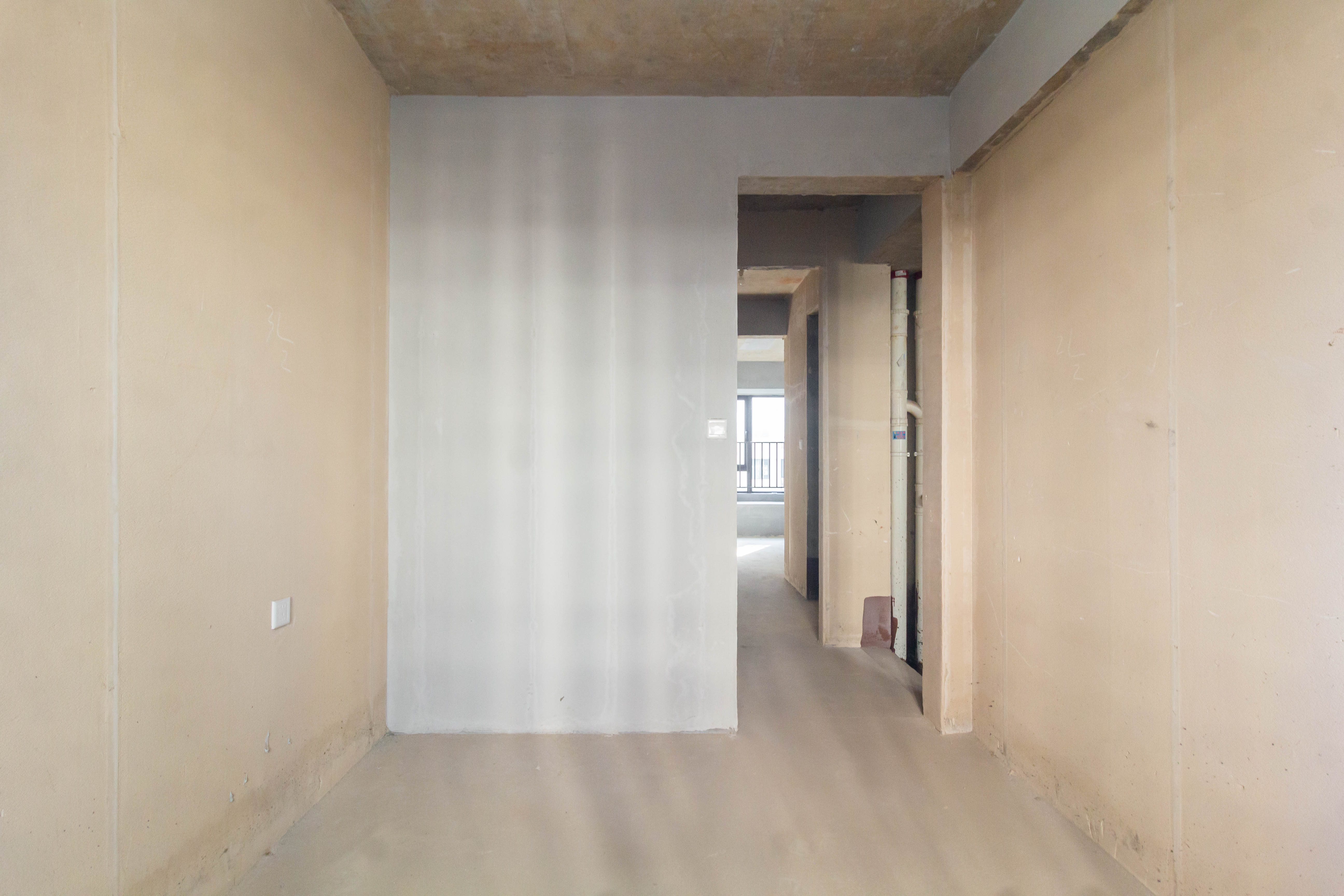 新城恒伟汇隽风华  4室2厅2卫    85.0万卧室