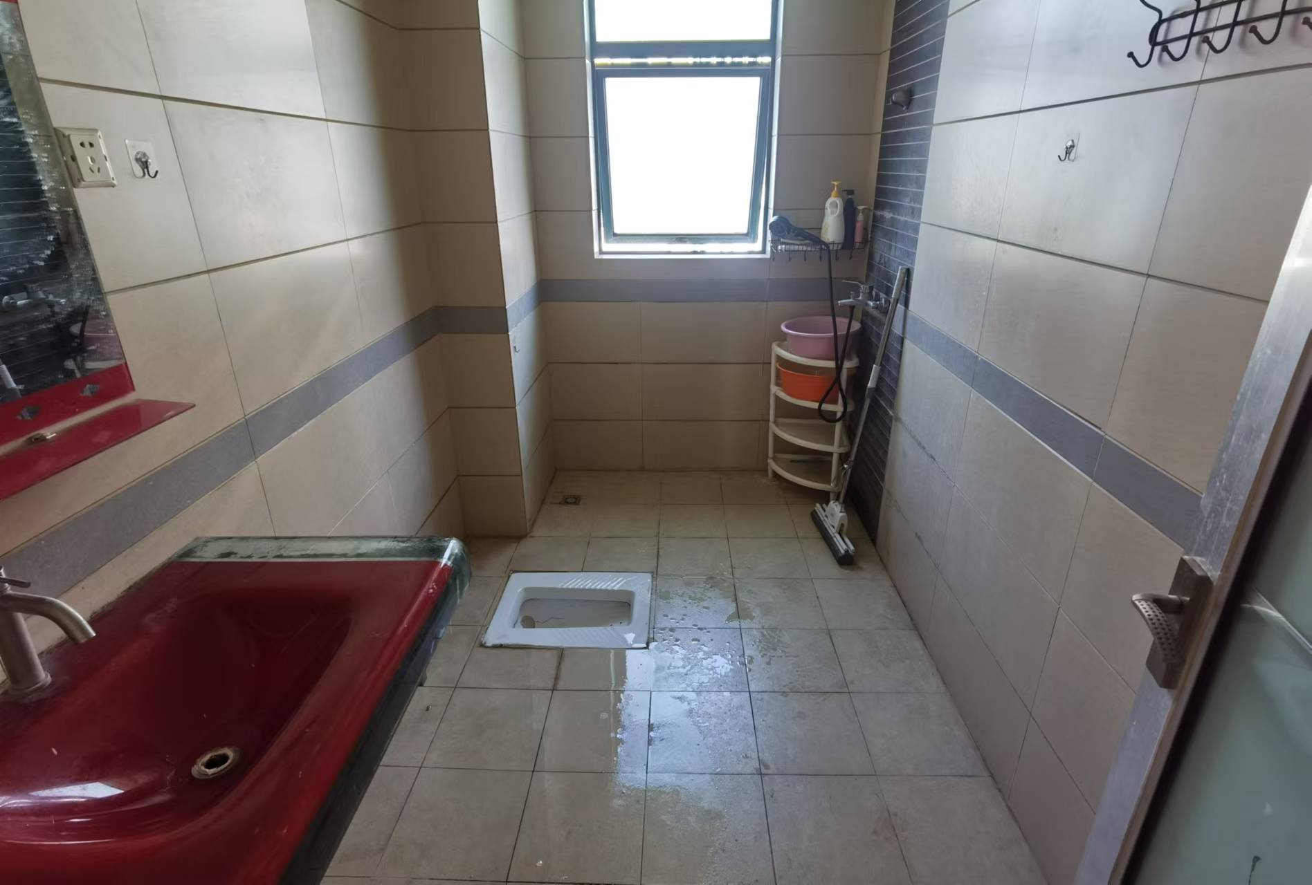 华天苑 3室2厅2卫 2400.0元/月 华天苑 3室2厅2卫 2400.0元/月室内图