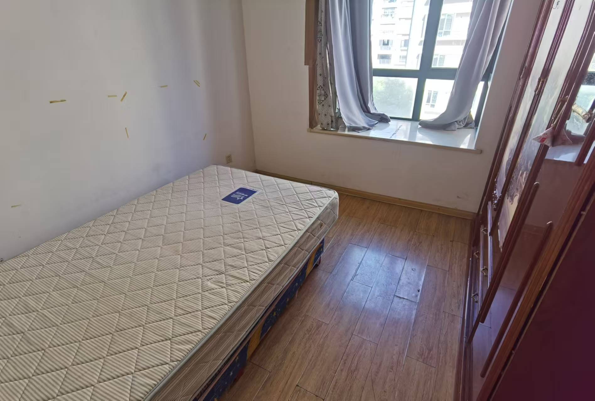 华天苑 3室2厅2卫 2400.0元/月 华天苑 3室2厅2卫 2400.0元/月室内图