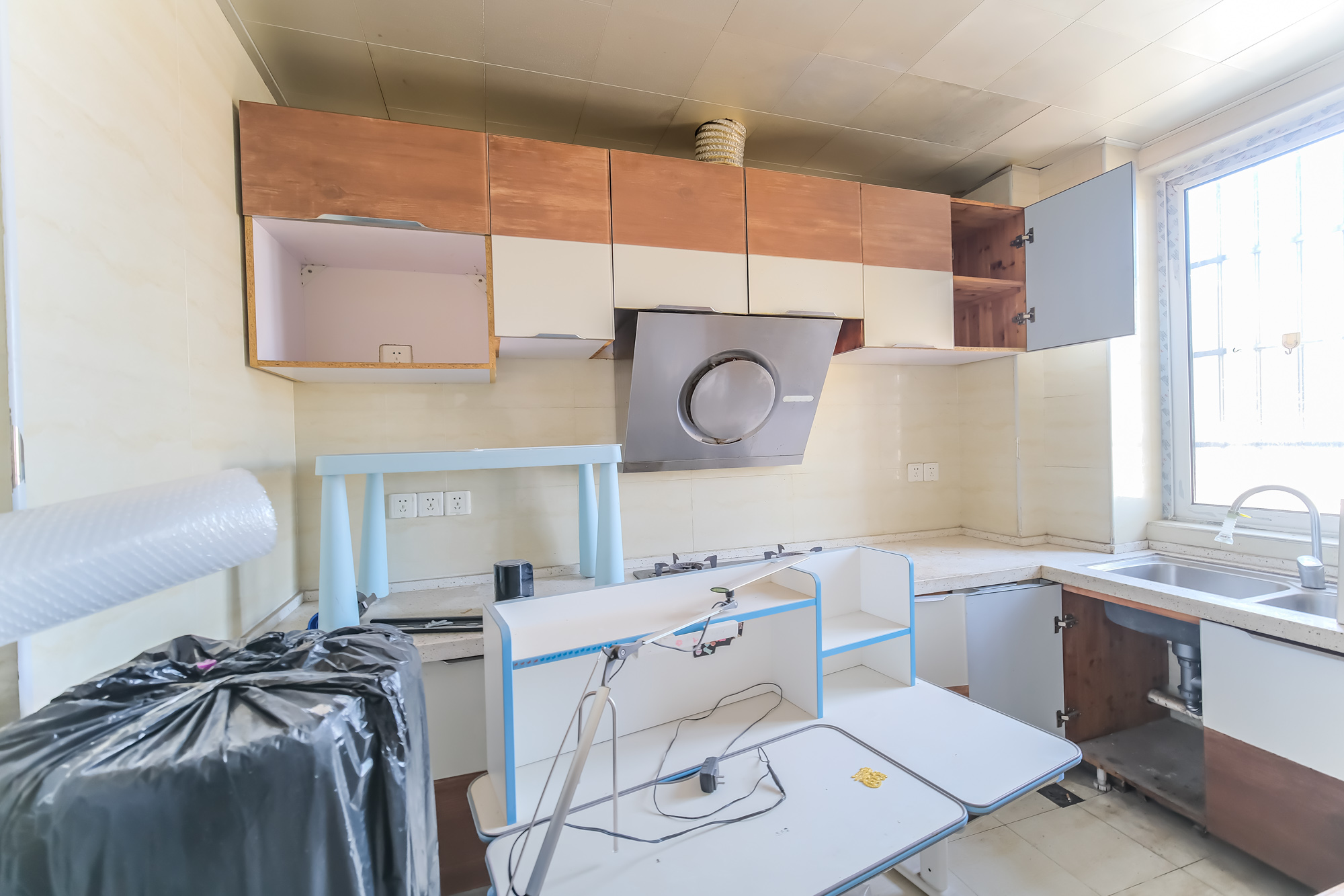 山水湾  4室2厅2卫    59.0万厨房