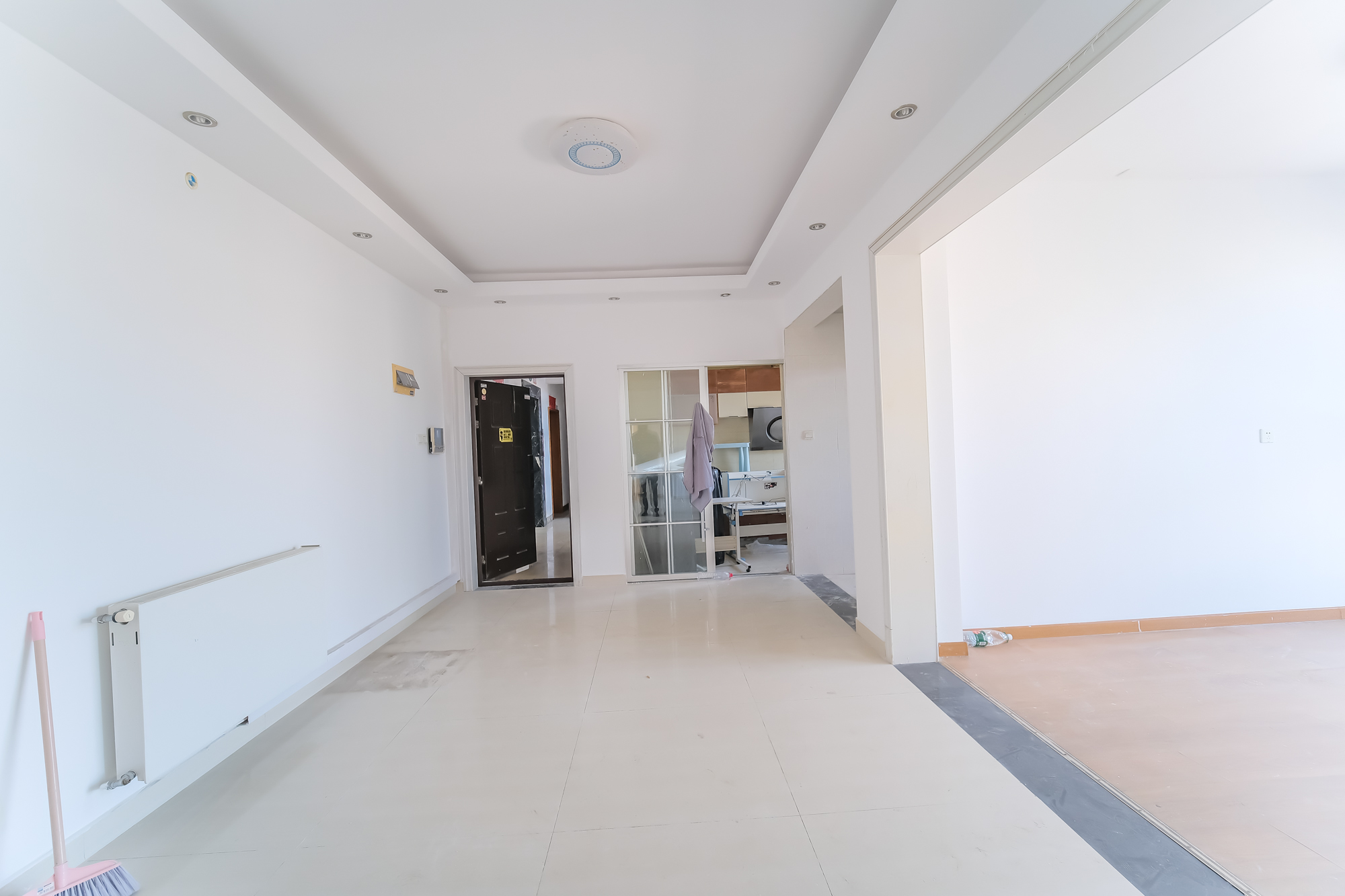 山水湾  4室2厅2卫    59.0万客厅