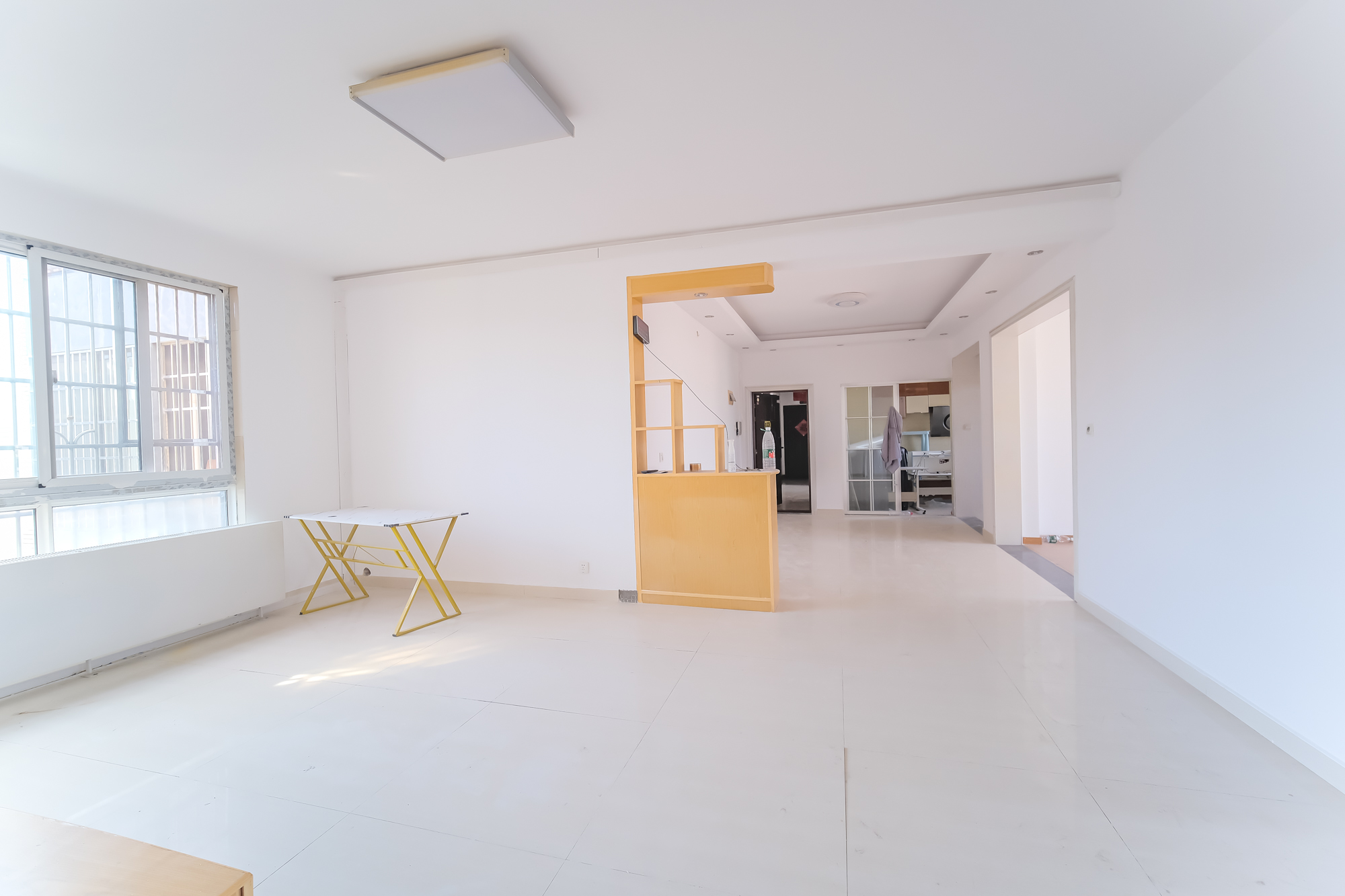 山水湾  4室2厅2卫    59.0万客厅