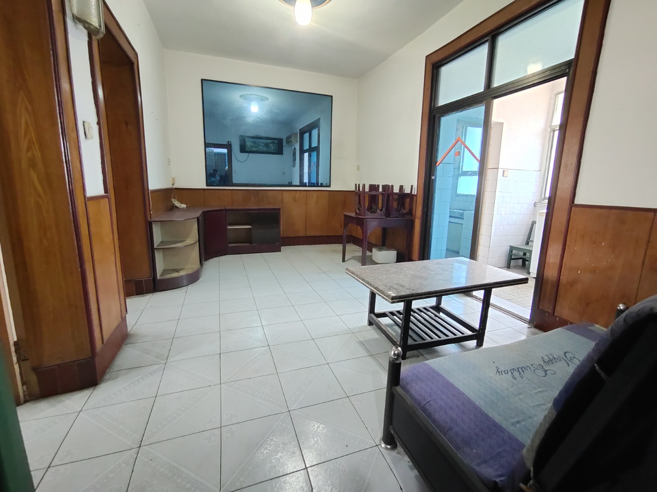 银馨家园(贺家土电厂生活区) 2室1厅1卫 9.8万 银馨家园(贺家土电厂生活区) 2室1厅1卫 9.8万室内图