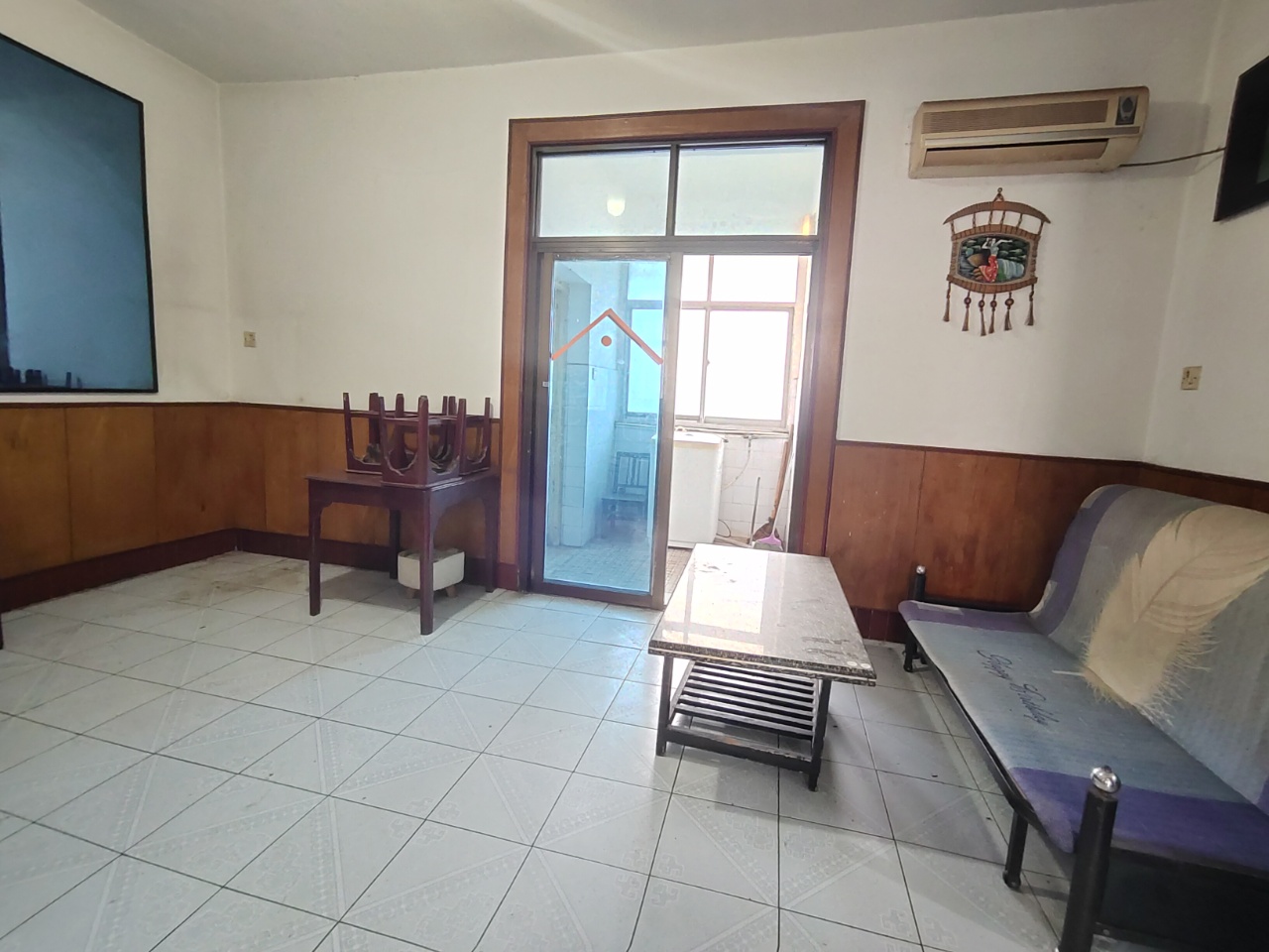 银馨家园(贺家土电厂生活区) 2室1厅1卫 9.8万 银馨家园(贺家土电厂生活区) 2室1厅1卫 9.8万室内图