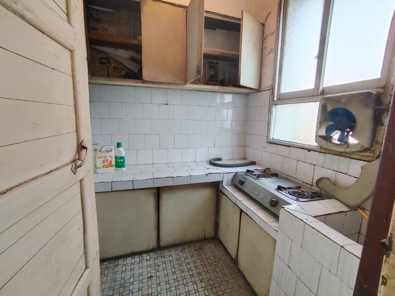 银馨家园(贺家土电厂生活区) 2室1厅1卫 9.8万 银馨家园(贺家土电厂生活区) 2室1厅1卫 9.8万室内图