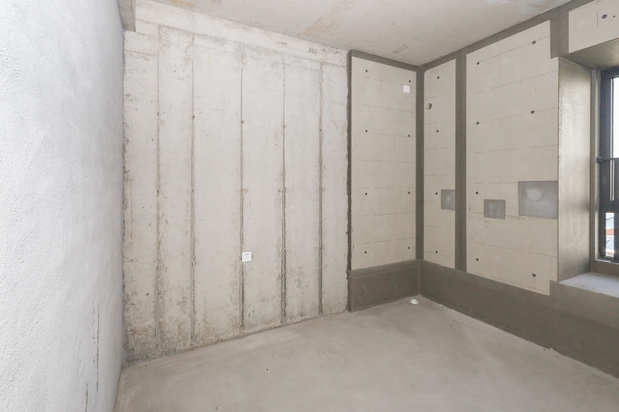 轨道中建麓江府  4室2厅2卫    180.0万卧室