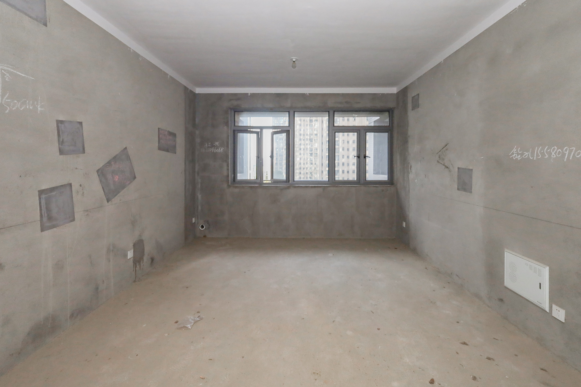 八方小区B区  3室2厅2卫    330.0万 八方小区B区  3室2厅2卫    330.0万客厅