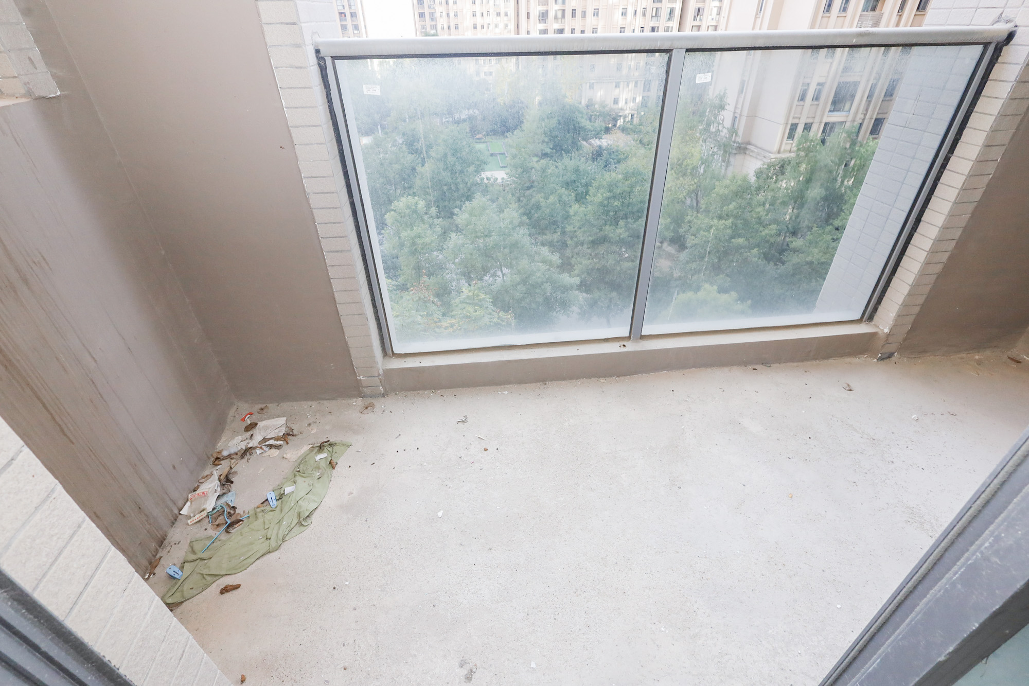 八方小区B区  3室2厅2卫    330.0万 八方小区B区  3室2厅2卫    330.0万阳台