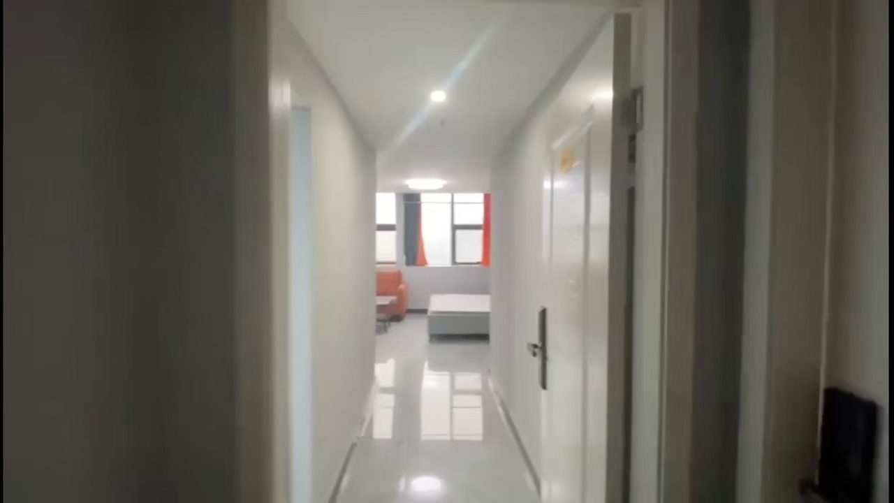 绿地新都会  1室1厅1卫   1000.00元/月室内图1
