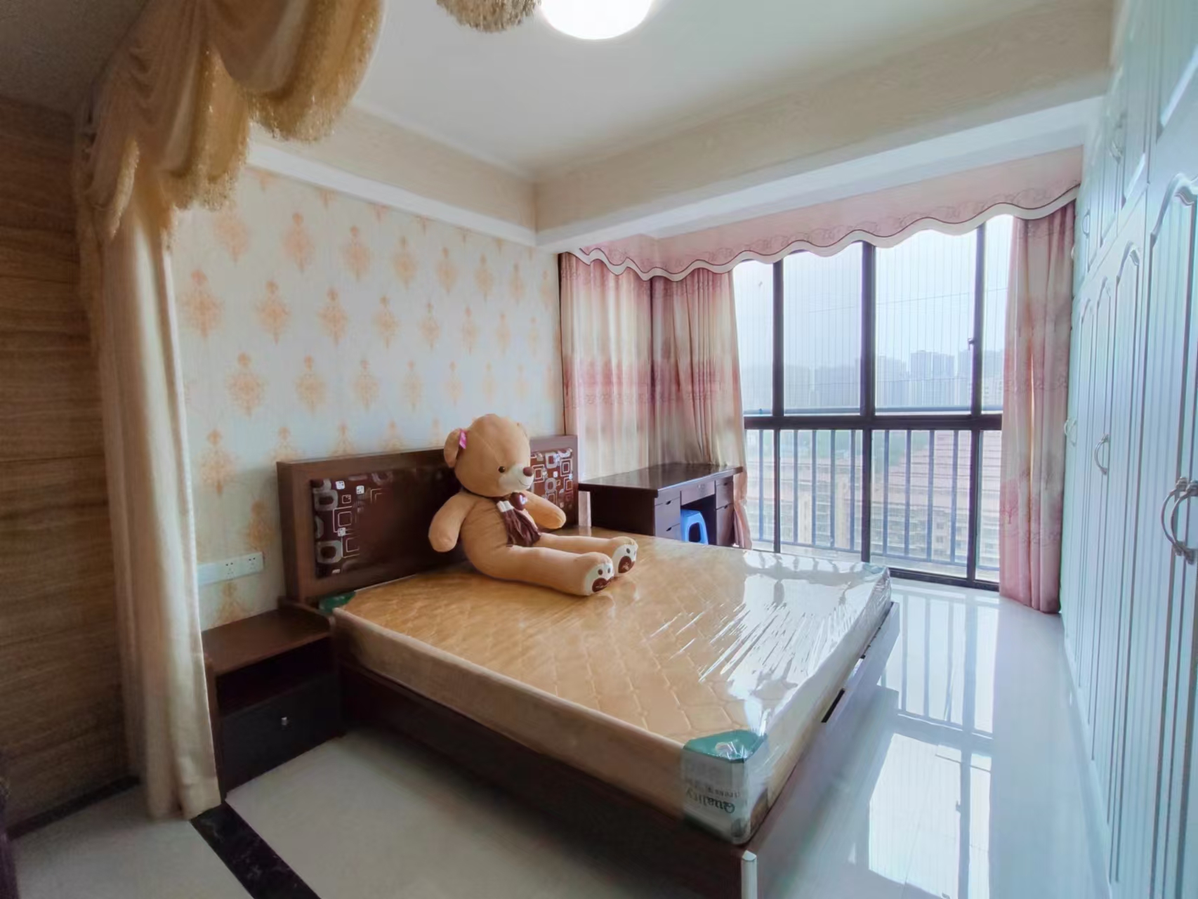 英伦首府金域豪廷  1室1厅1卫    1300.0元/月 英伦首府金域豪廷  1室1厅1卫    1300.0元/月室内图