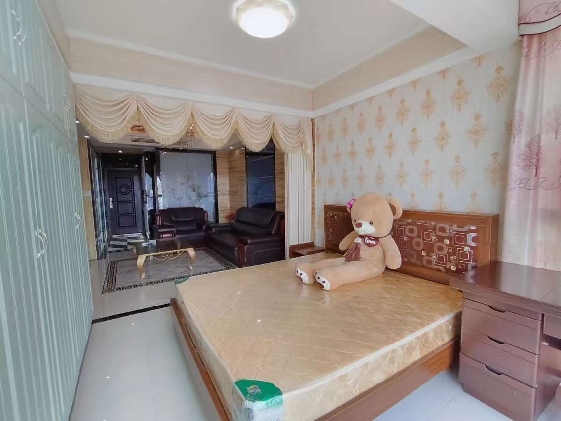 英伦首府金域豪廷  1室1厅1卫    1300.0元/月 英伦首府金域豪廷  1室1厅1卫    1300.0元/月室内图