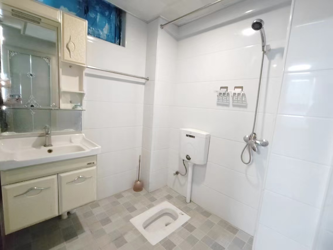 英伦首府金域豪廷  1室1厅1卫    1300.0元/月 英伦首府金域豪廷  1室1厅1卫    1300.0元/月室内图