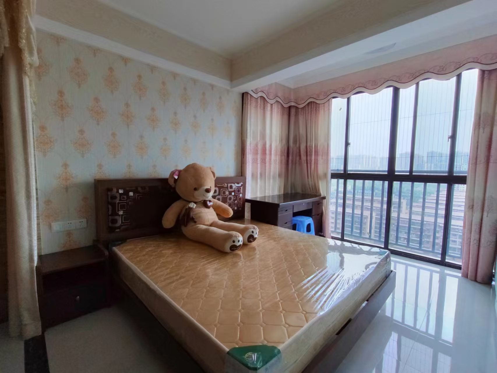 英伦首府金域豪廷  1室1厅1卫    1300.0元/月 英伦首府金域豪廷  1室1厅1卫    1300.0元/月室内图