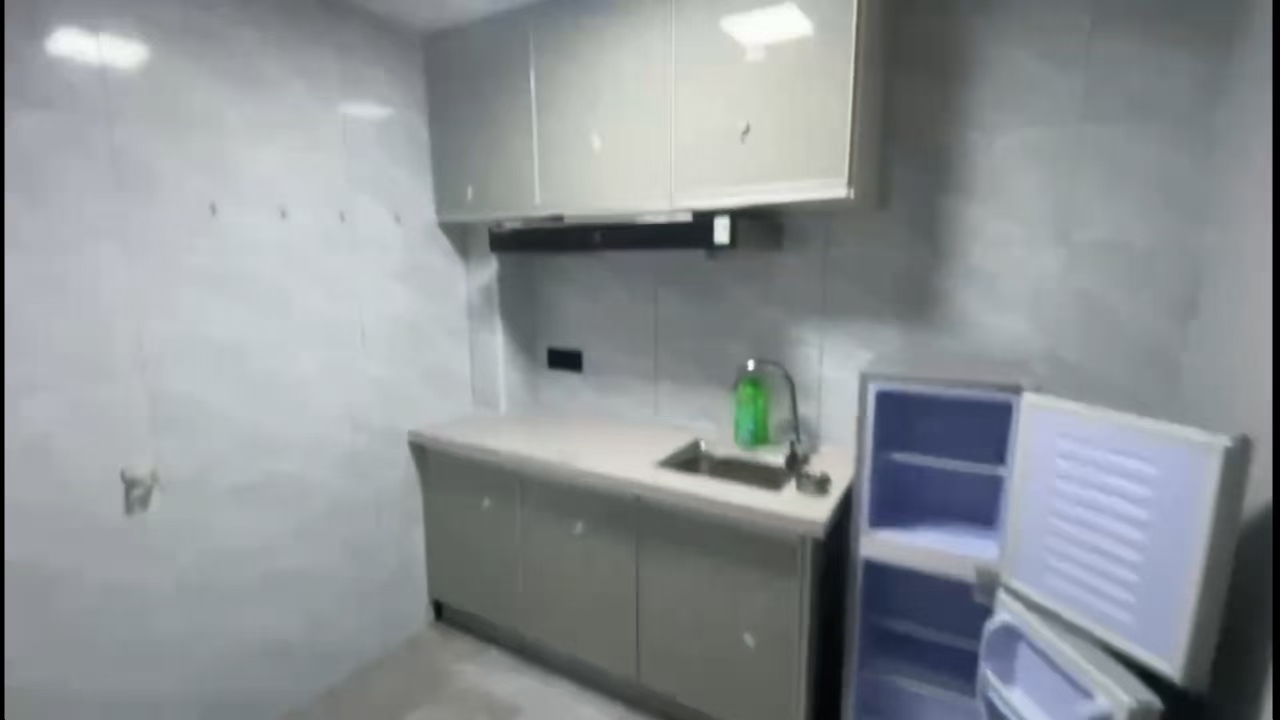 绿地新都会  1室1厅1卫    1000.0元/月 绿地新都会  1室1厅1卫    1000.0元/月室内图