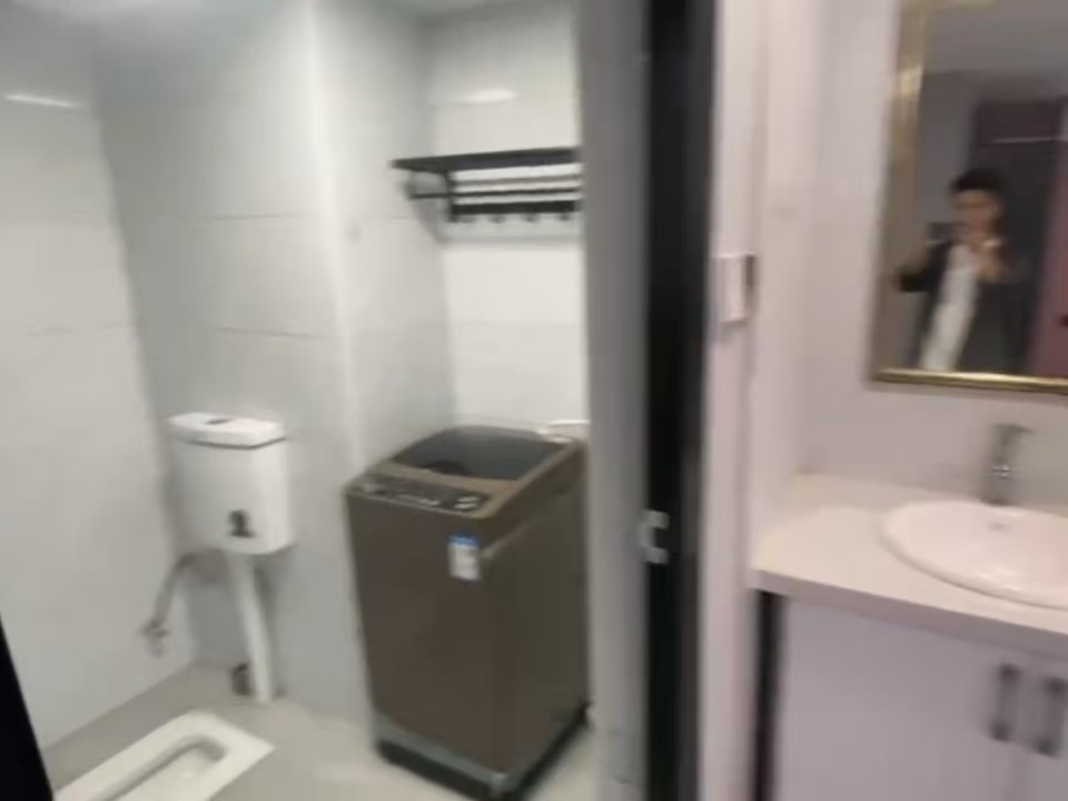 红星农民新村 1室1厅1卫 1200.0元/月 红星农民新村 1室1厅1卫 1200.0元/月室内图