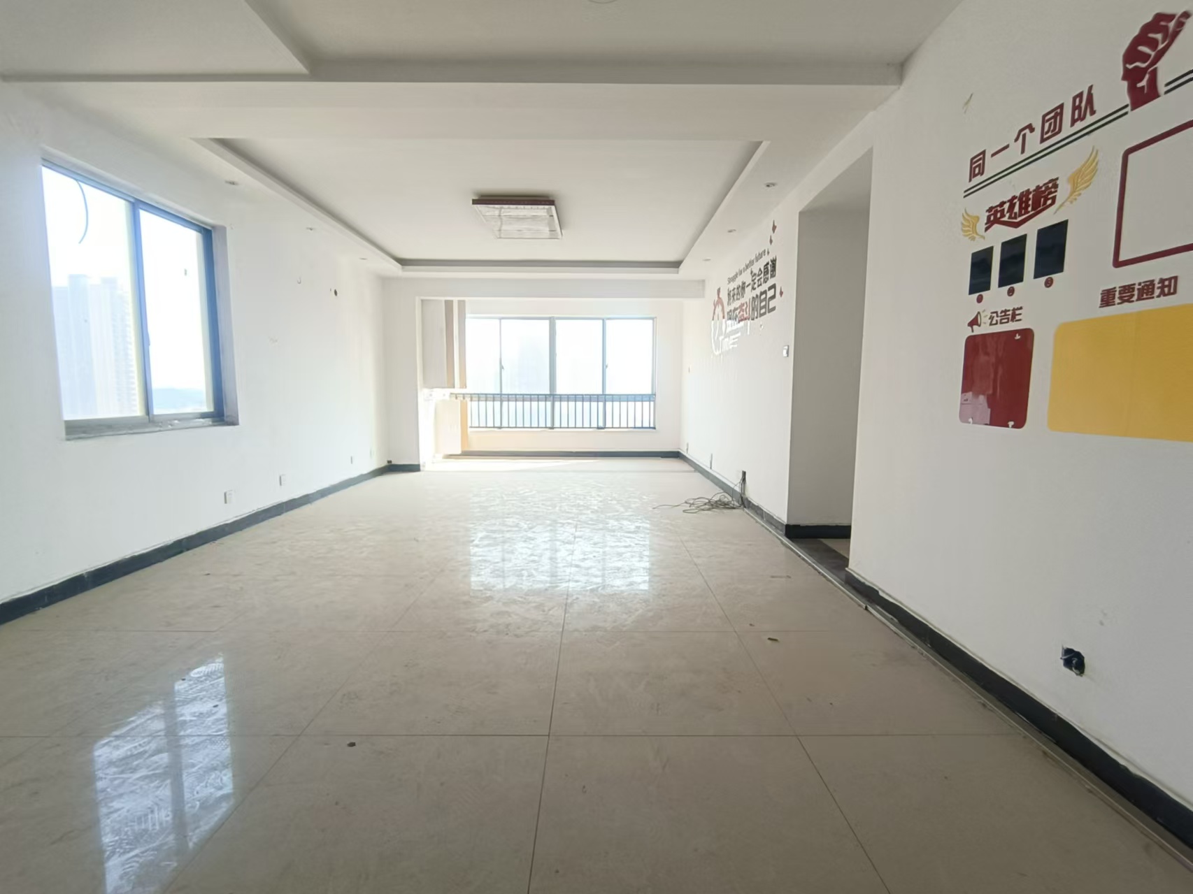 金源大厦  4室2厅1卫   2400.00元/月室内图
