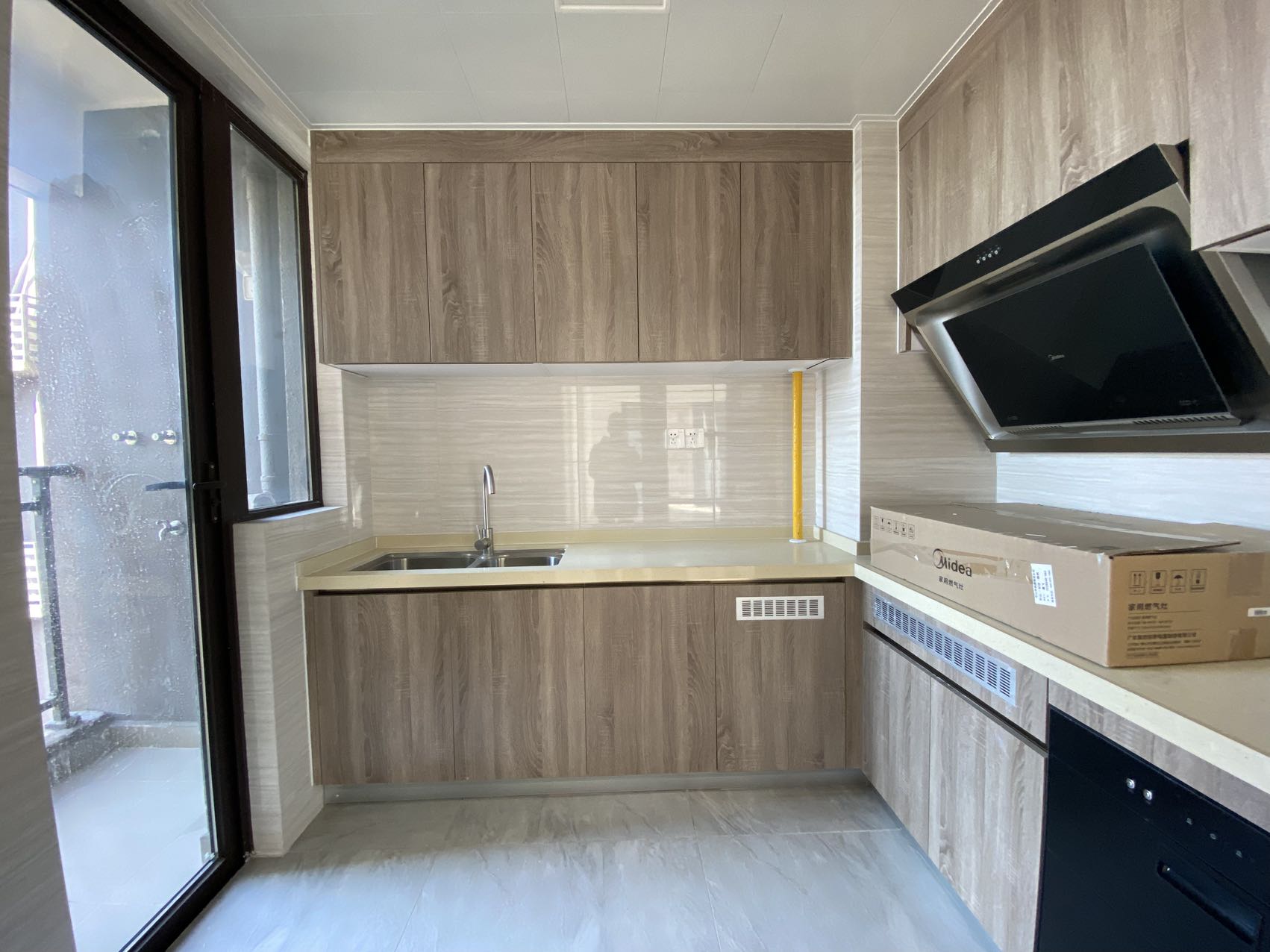 蓝溪谷 3室1厅2卫 1400.0元/月 蓝溪谷 3室1厅2卫 1400.0元/月室内图