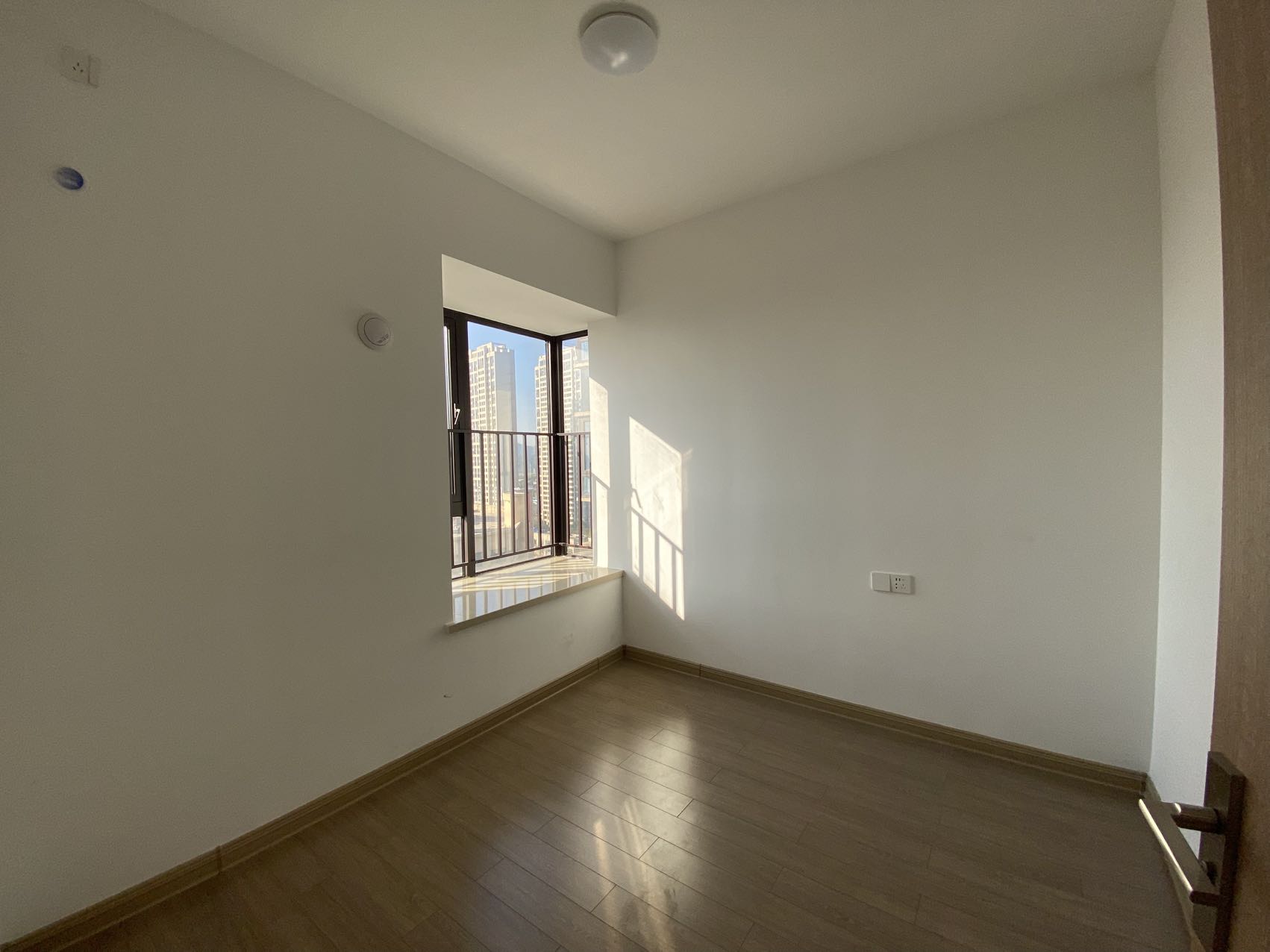 蓝溪谷 3室1厅2卫 1400.0元/月 蓝溪谷 3室1厅2卫 1400.0元/月室内图