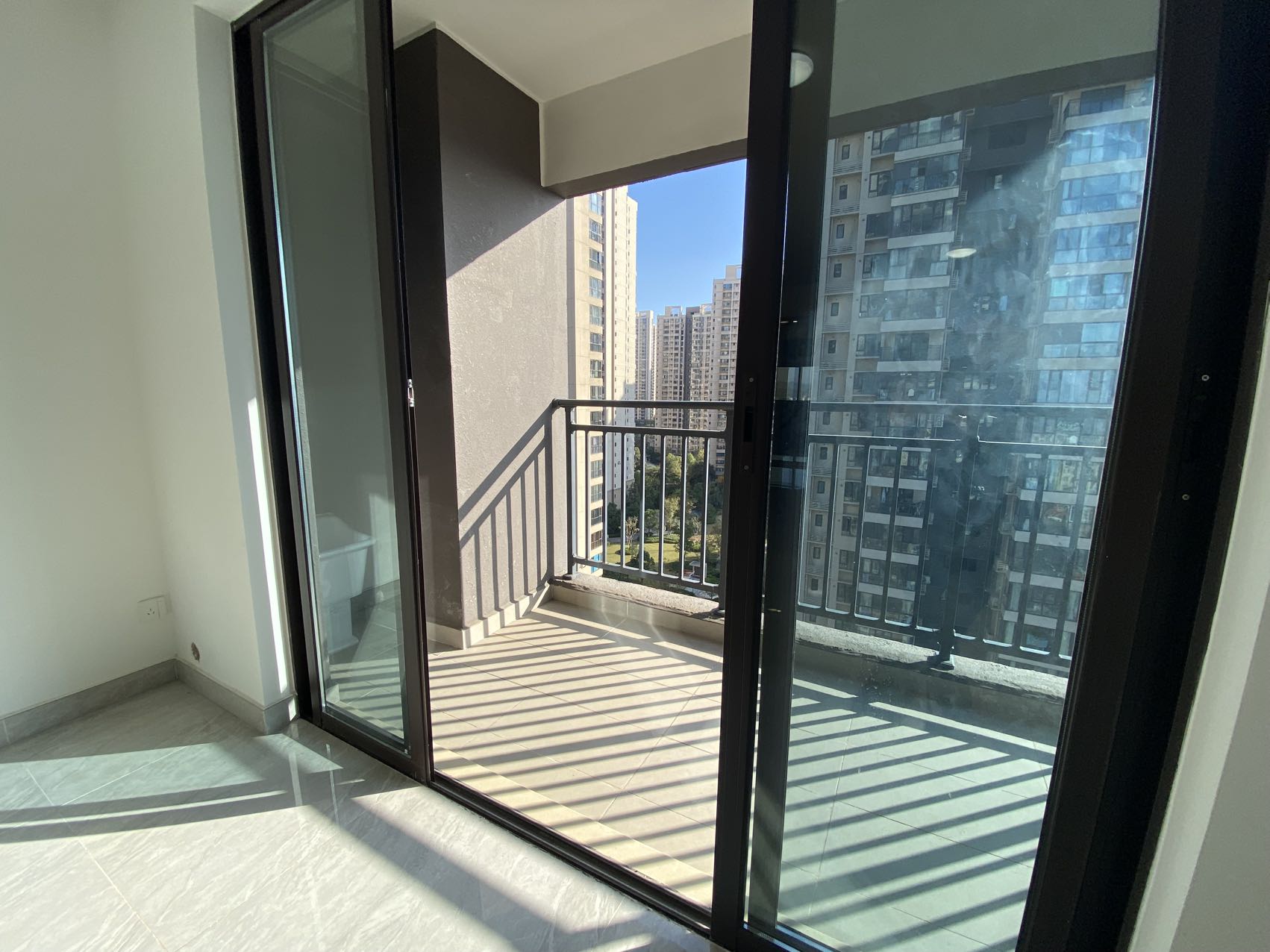 蓝溪谷 3室1厅2卫 1400.0元/月 蓝溪谷 3室1厅2卫 1400.0元/月室内图