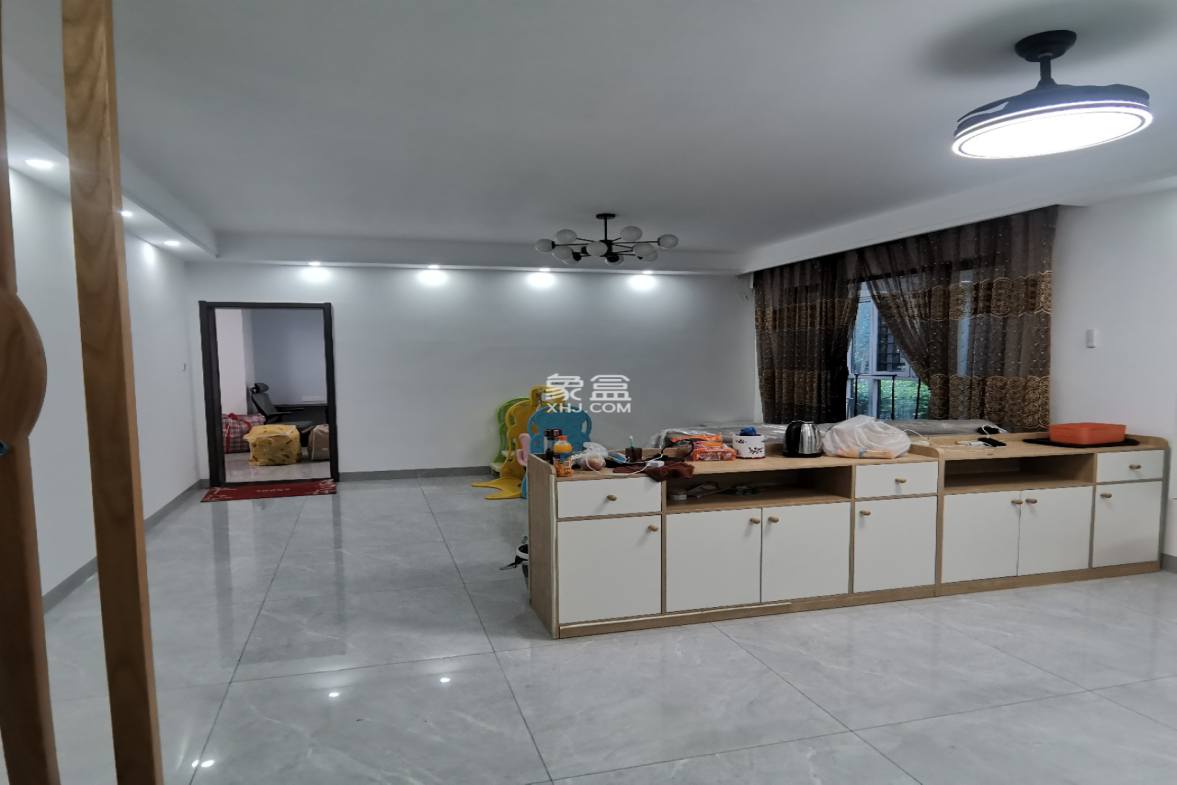 伊泰天骄二期 3室2厅2卫 168.0万 伊泰天骄二期 3室2厅2卫 168.0万室内图