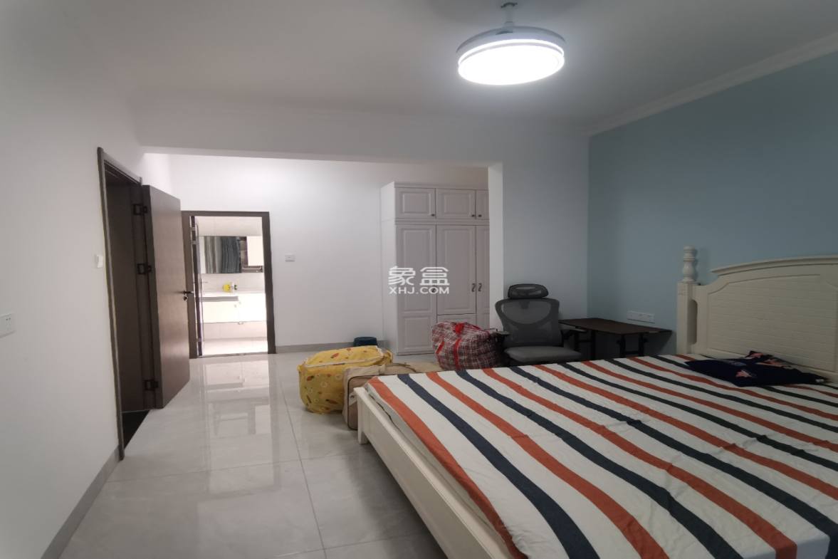 伊泰天骄二期 3室2厅2卫 168.0万 伊泰天骄二期 3室2厅2卫 168.0万室内图