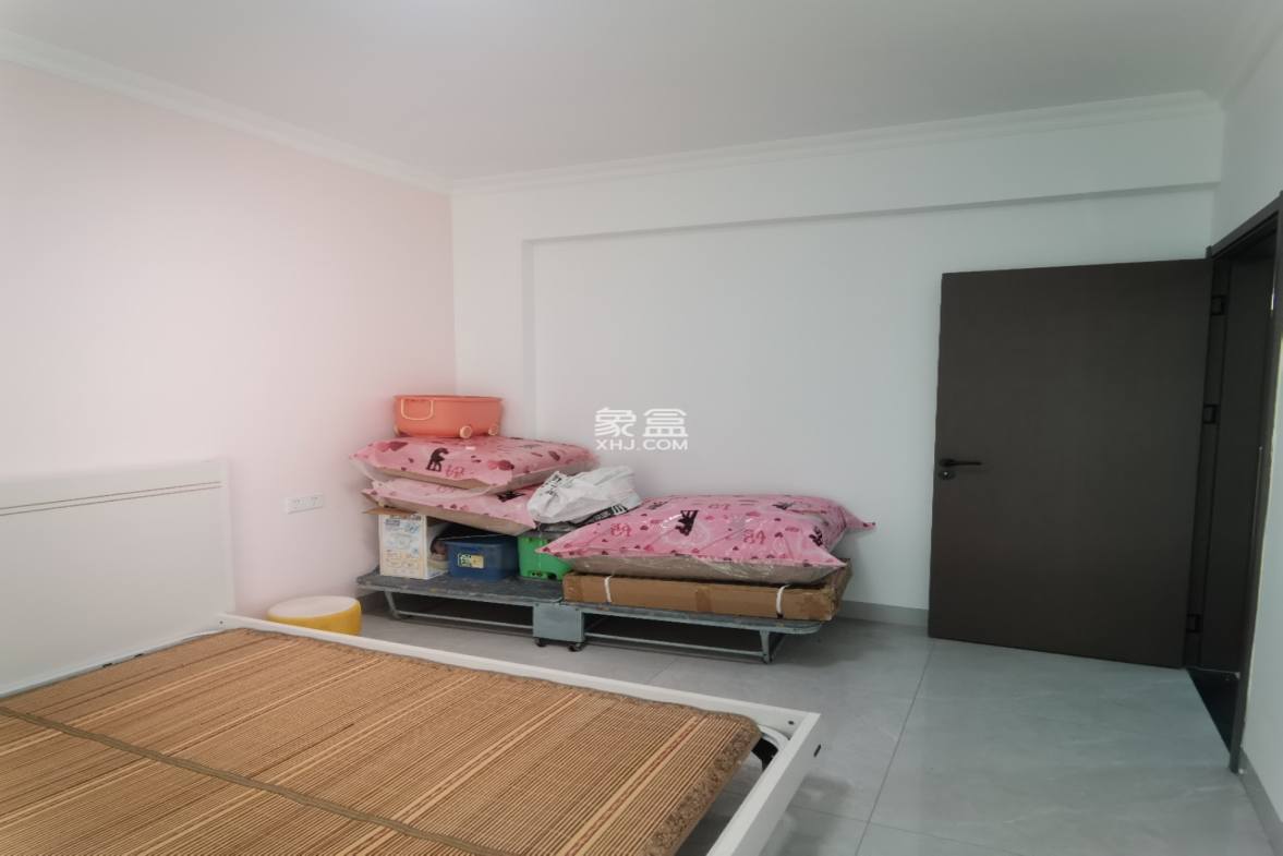 伊泰天骄二期 3室2厅2卫 168.0万 伊泰天骄二期 3室2厅2卫 168.0万室内图