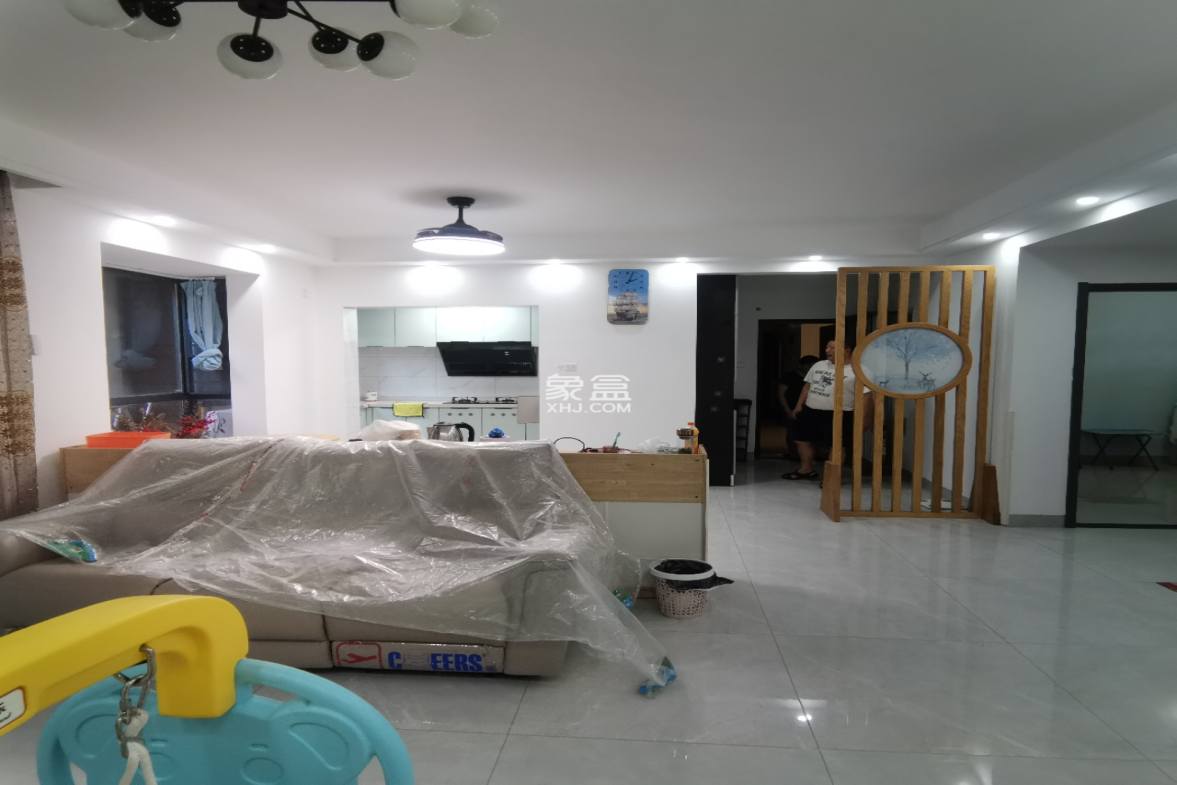 伊泰天骄二期 3室2厅2卫 168.0万 伊泰天骄二期 3室2厅2卫 168.0万室内图