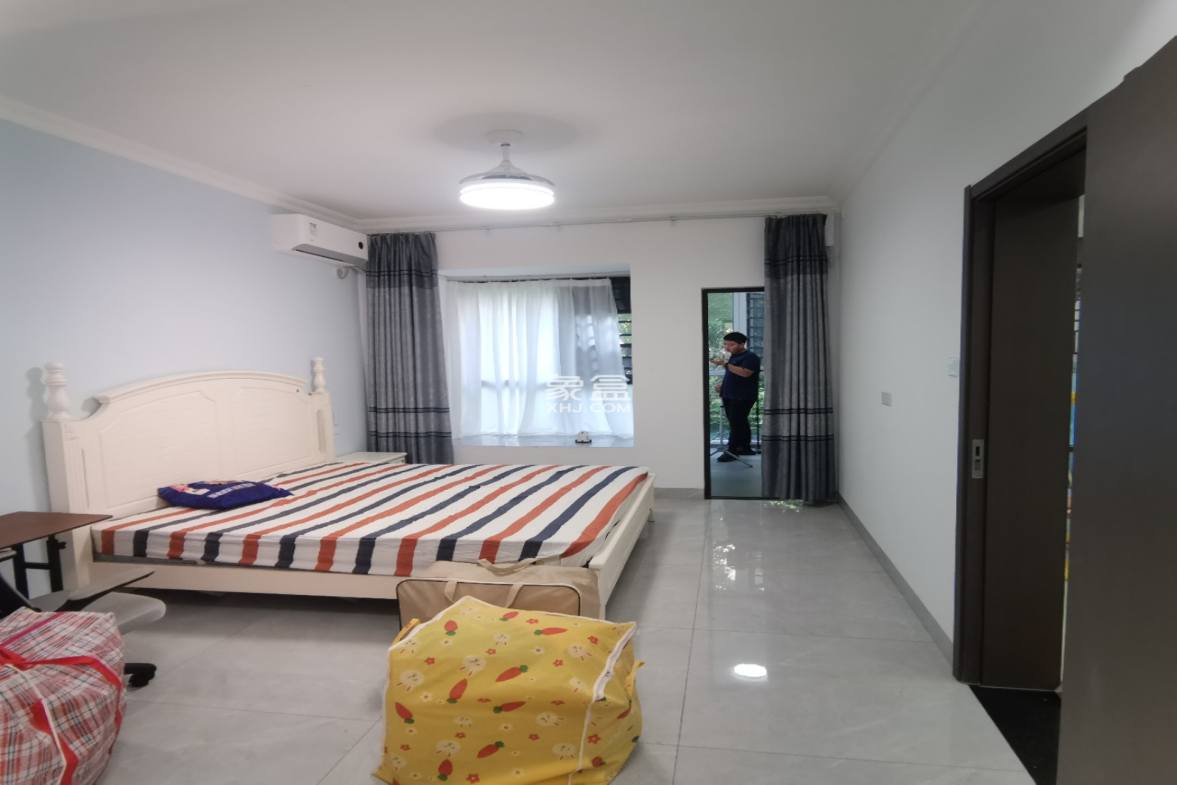 伊泰天骄二期 3室2厅2卫 168.0万 伊泰天骄二期 3室2厅2卫 168.0万室内图