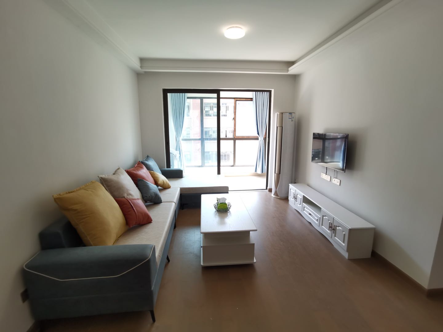 阳光城尚东湾蜜桃园 3室1厅1卫 2630.0元/月 阳光城尚东湾蜜桃园 3室1厅1卫 2630.0元/月室内图