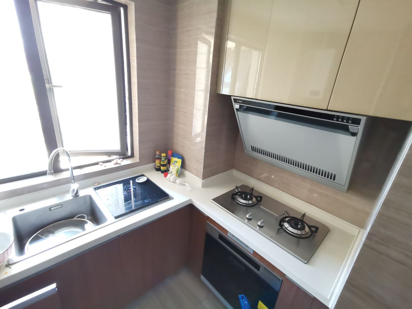 阳光城尚东湾蜜桃园 3室1厅1卫 2630.0元/月 阳光城尚东湾蜜桃园 3室1厅1卫 2630.0元/月室内图