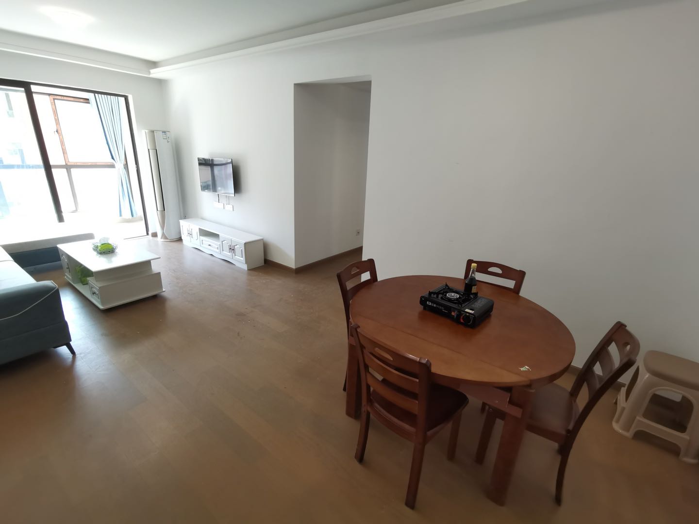 阳光城尚东湾蜜桃园 3室1厅1卫 2630.0元/月 阳光城尚东湾蜜桃园 3室1厅1卫 2630.0元/月室内图