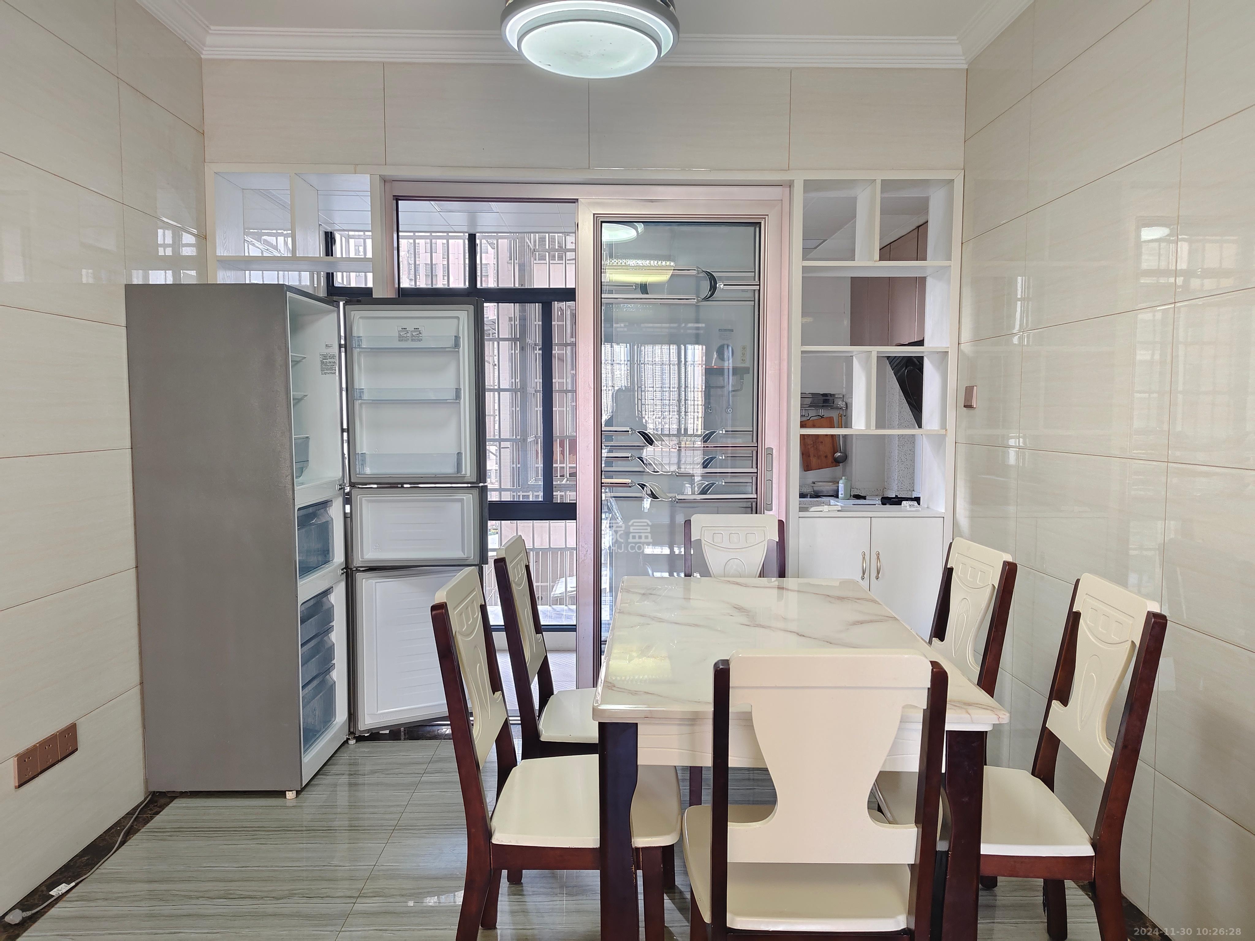 嘉顺苑 3室1厅1卫 2300.0元/月 嘉顺苑 3室1厅1卫 2300.0元/月室内图