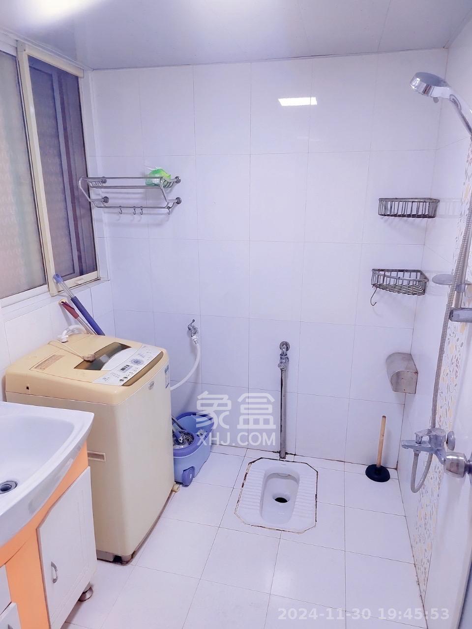 君临青园花都 3室2厅2卫 2600.0元/月 君临青园花都 3室2厅2卫 2600.0元/月室内图