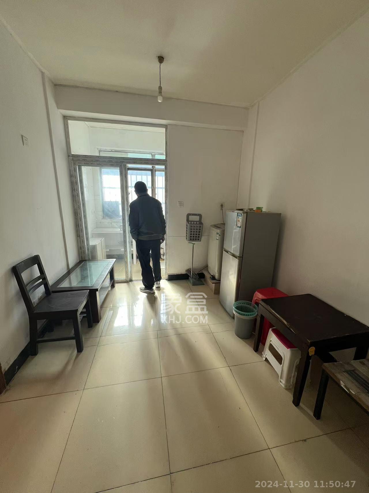 扬帆小区 1室1厅1卫 1200.0元/月 扬帆小区 1室1厅1卫 1200.0元/月室内图