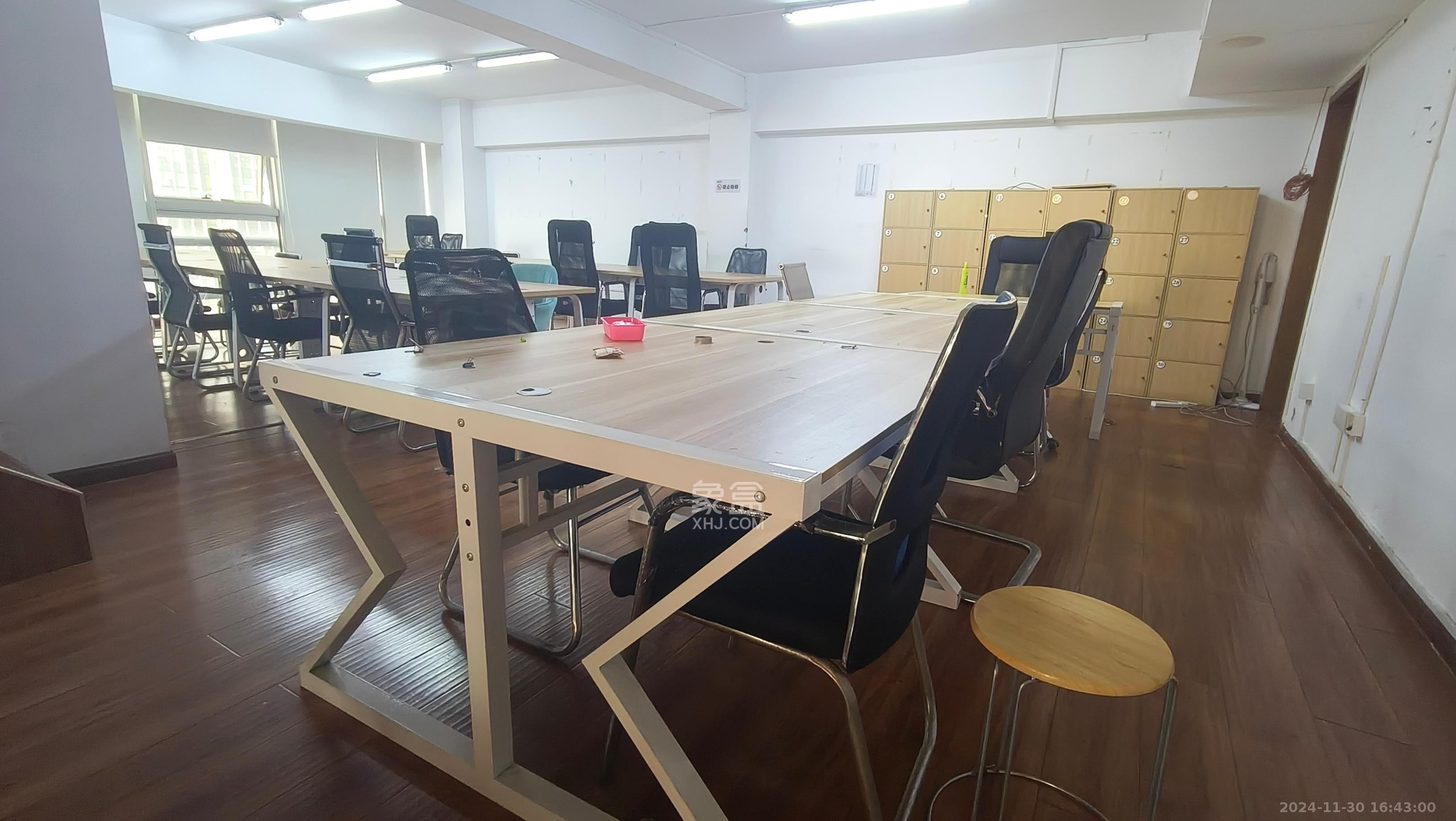 城市快线（新建大厦）  1室1厅1卫    10000.0元/月室内图