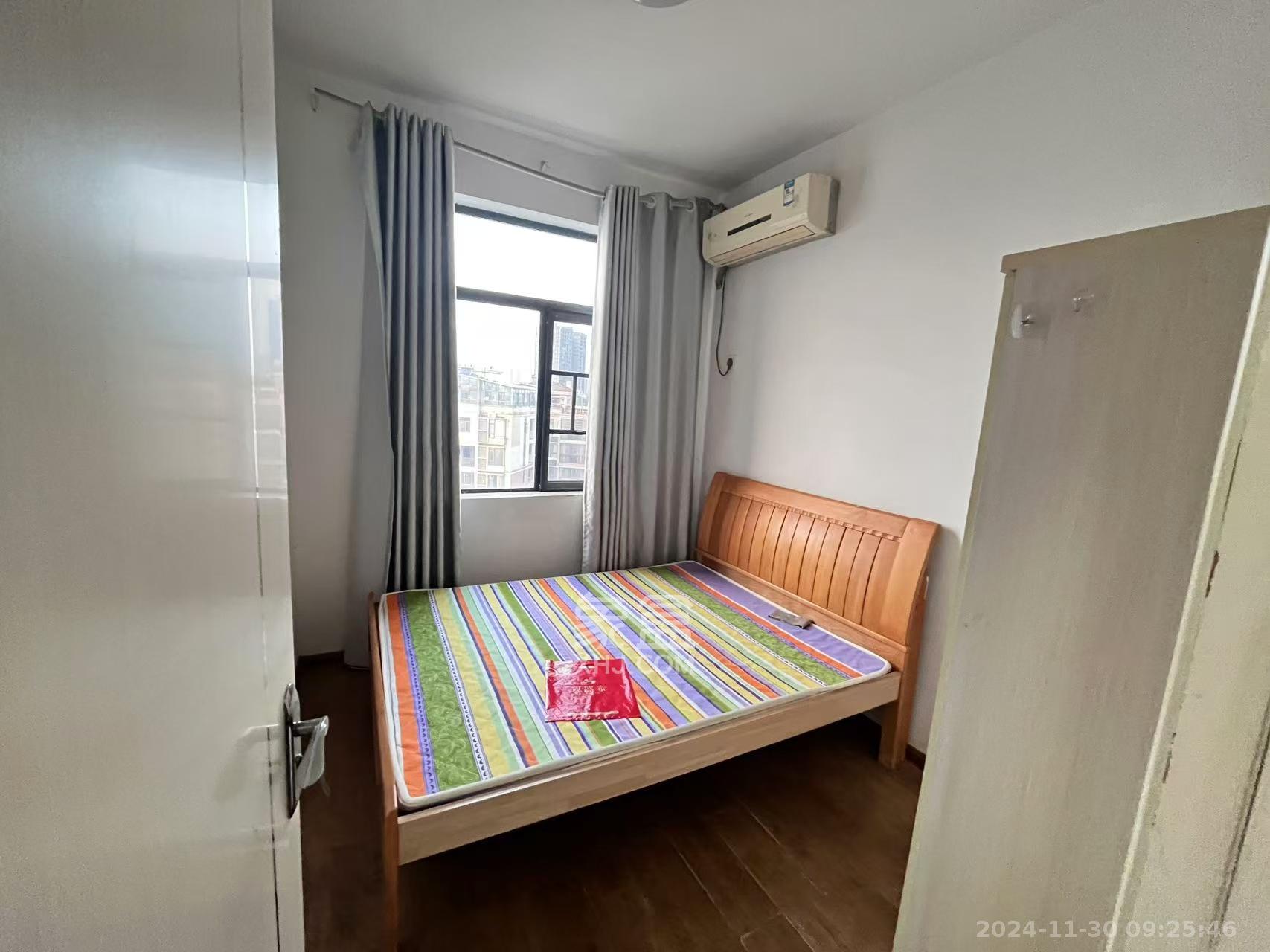 枫华府第 2室2厅1卫 1600.0元/月 枫华府第 2室2厅1卫 1600.0元/月室内图