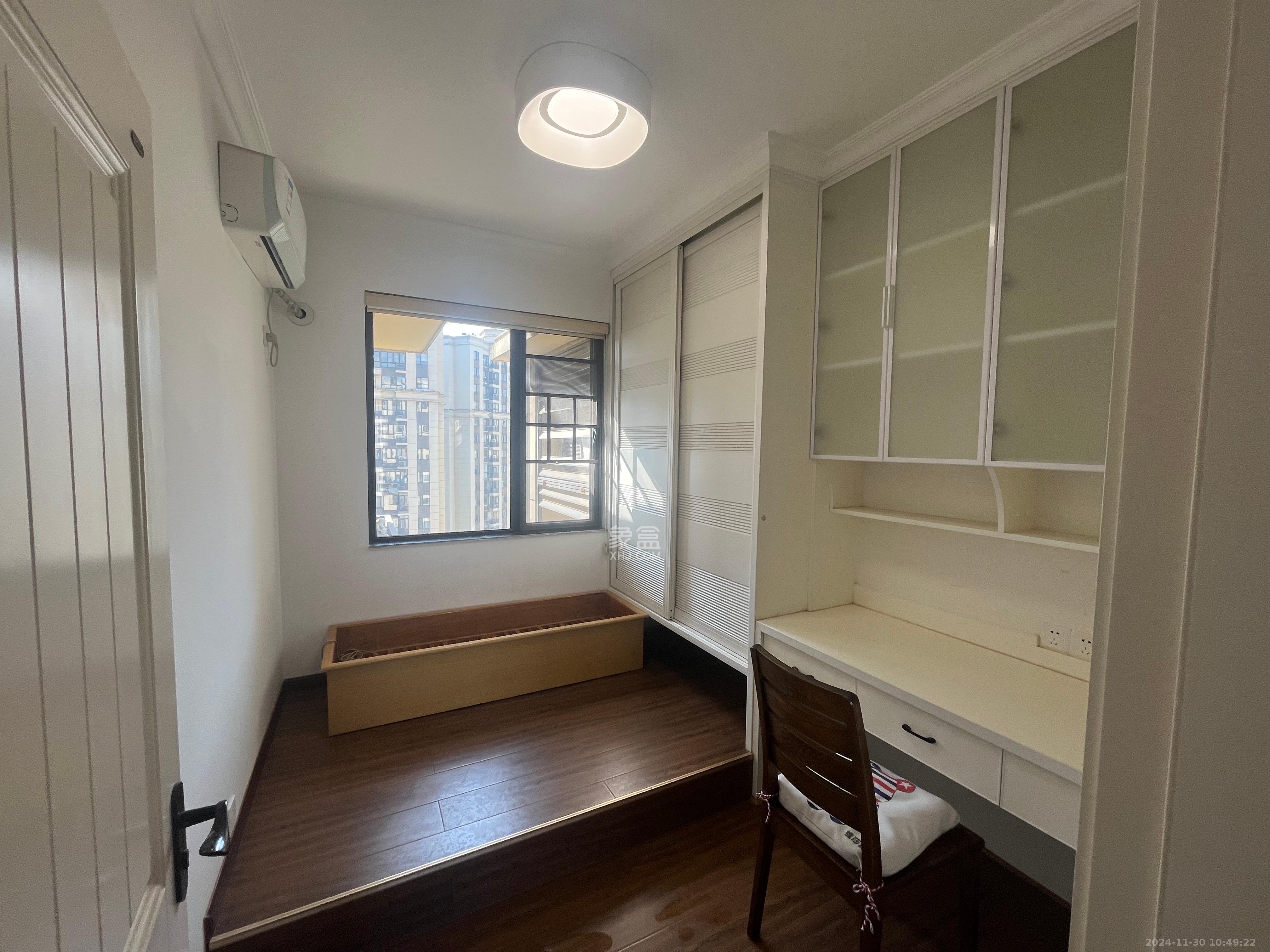 和泓梅溪四季  4室2厅2卫    3400.0元/月 和泓梅溪四季  4室2厅2卫    3400.0元/月室内图