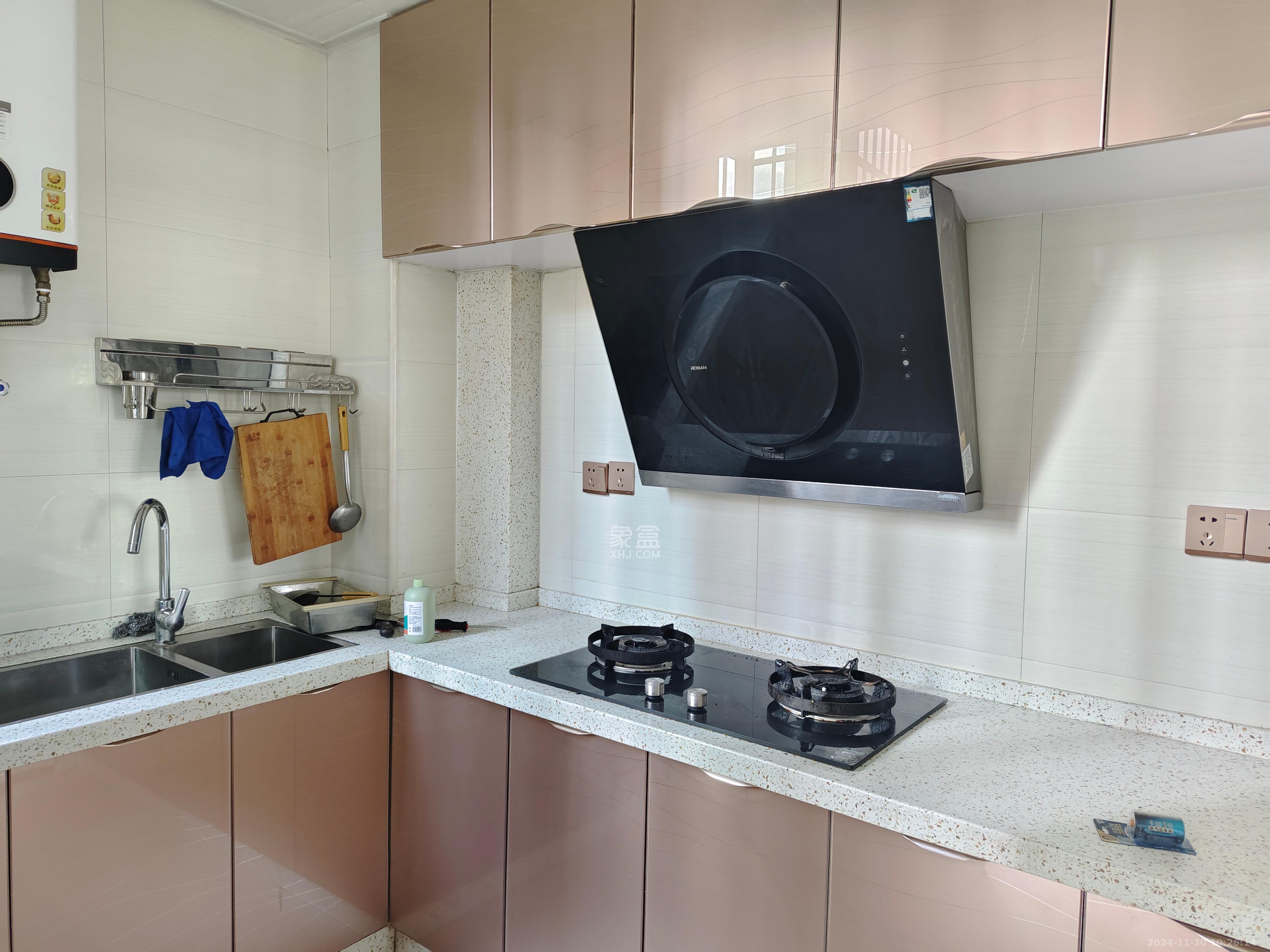 嘉顺苑 3室1厅1卫 2300.0元/月 嘉顺苑 3室1厅1卫 2300.0元/月室内图