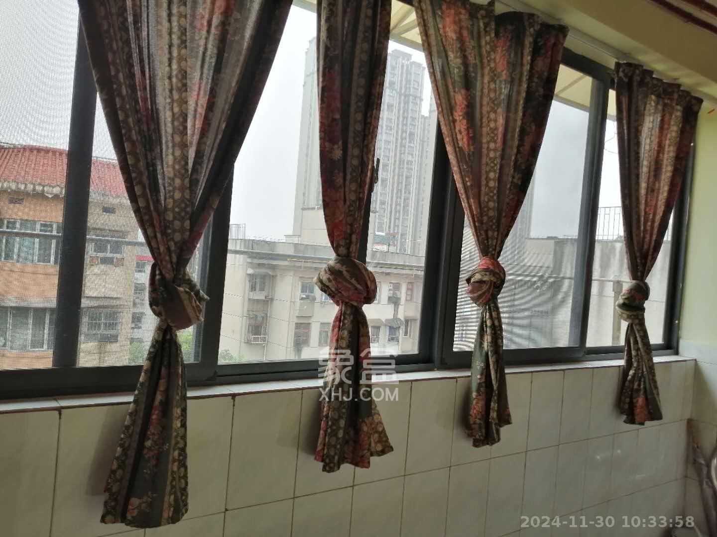 四方坪教师村 3室2厅1卫 1200.0元/月 四方坪教师村 3室2厅1卫 1200.0元/月室内图