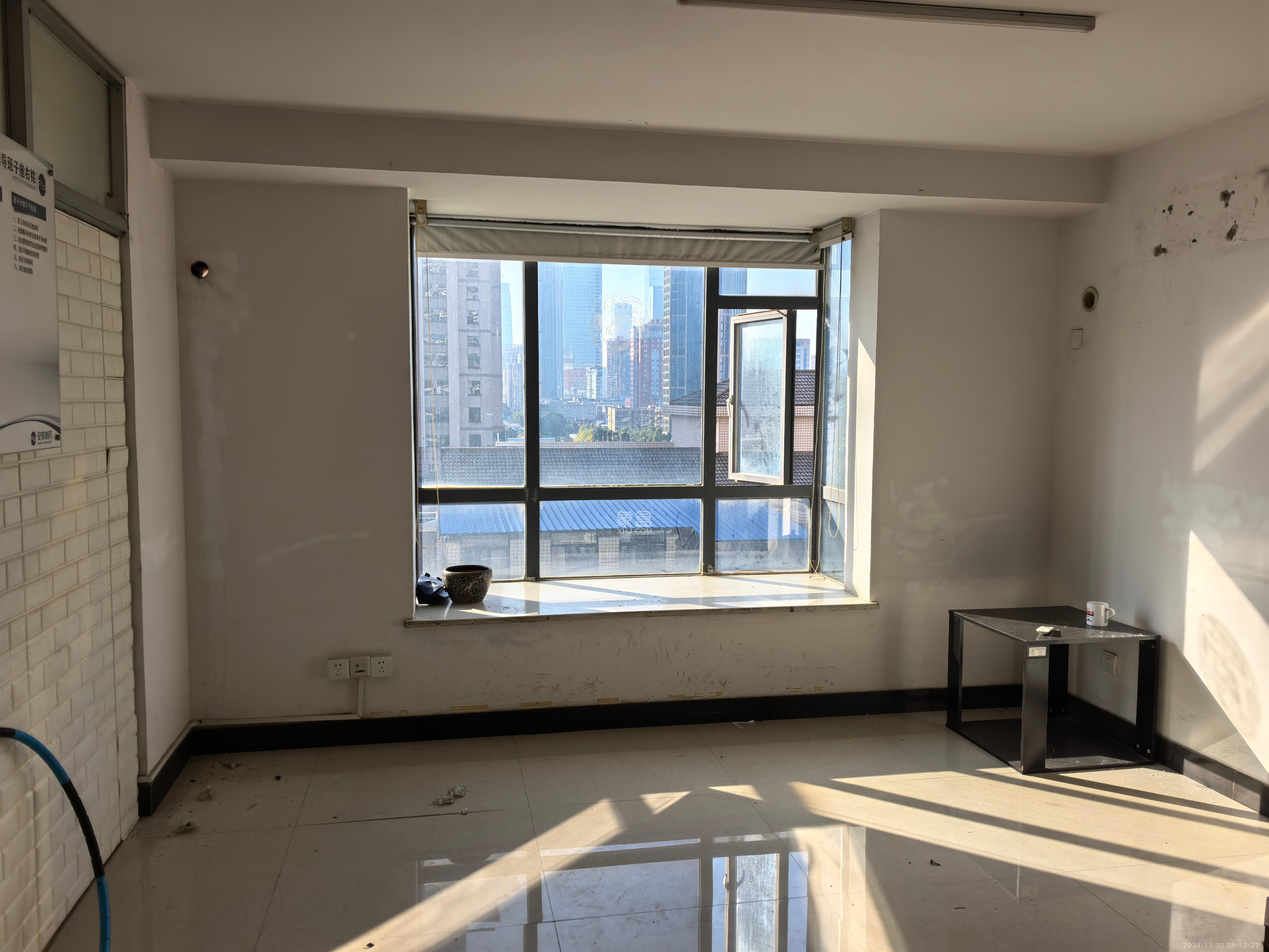 新时代广场 1室2厅1卫 9600.0元/月 新时代广场 1室2厅1卫 9600.0元/月室内图