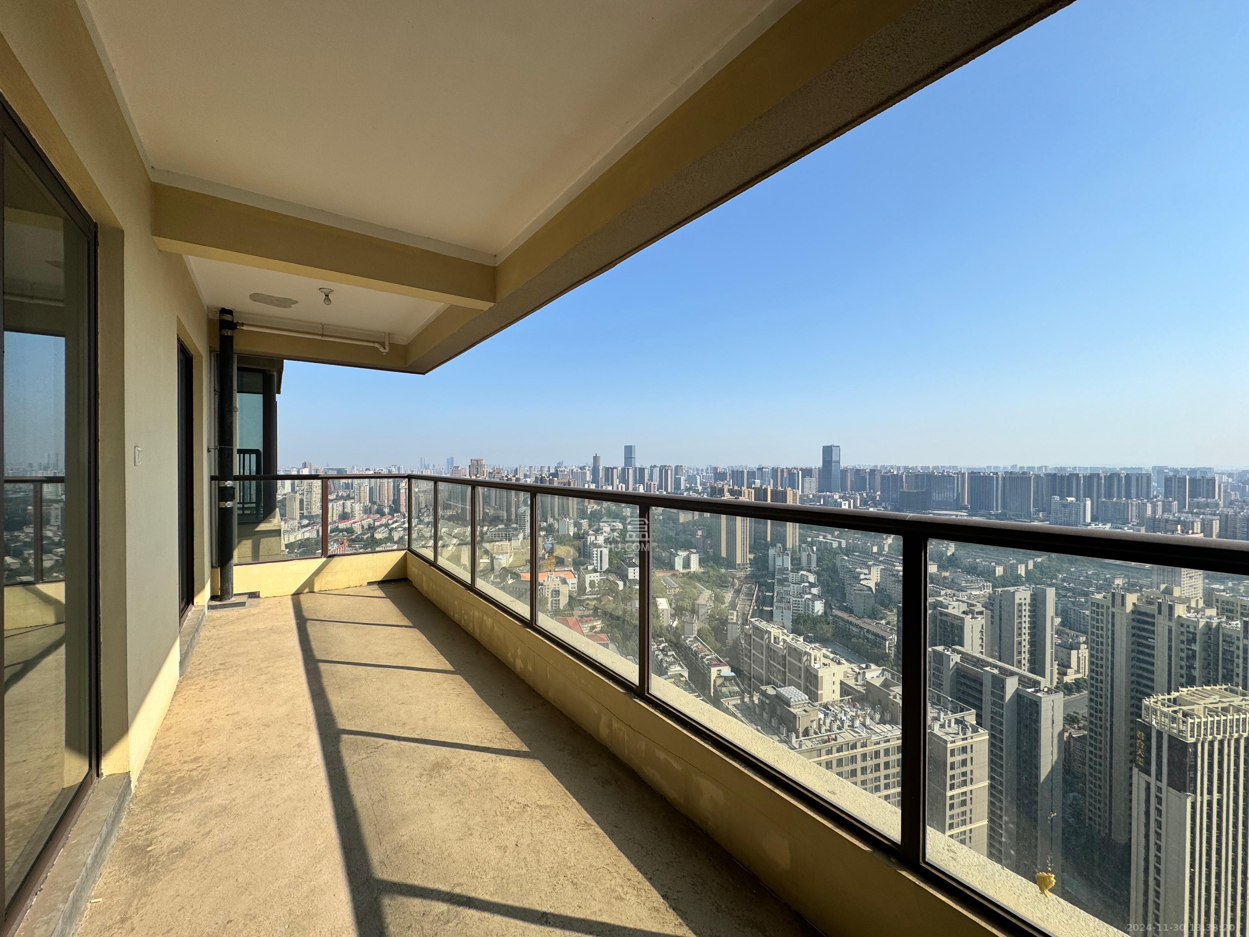 中建江山壹号 4室2厅2卫 5000.0元/月 中建江山壹号 4室2厅2卫 5000.0元/月室内图