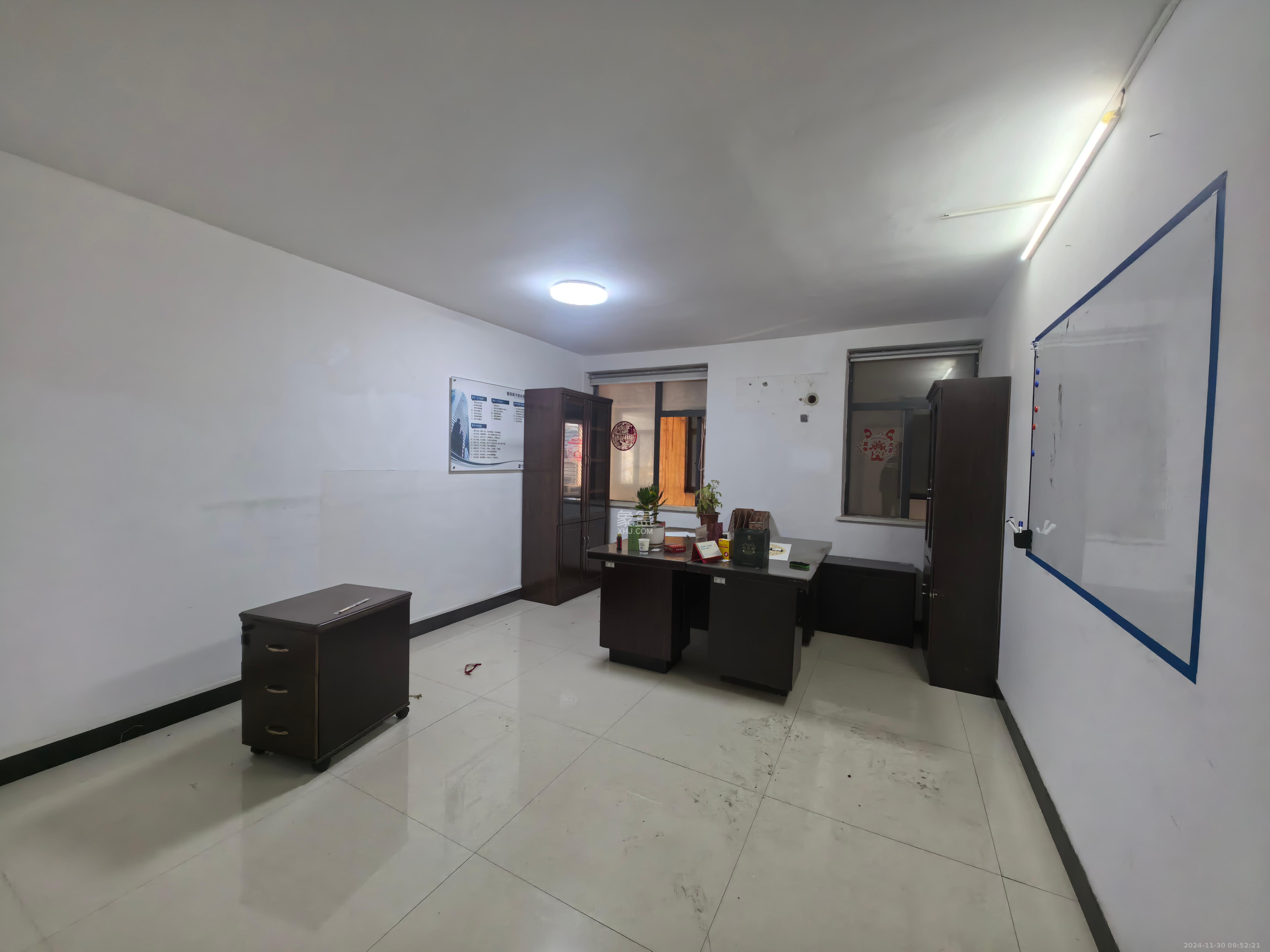 新时代广场 1室2厅1卫 9600.0元/月 新时代广场 1室2厅1卫 9600.0元/月室内图