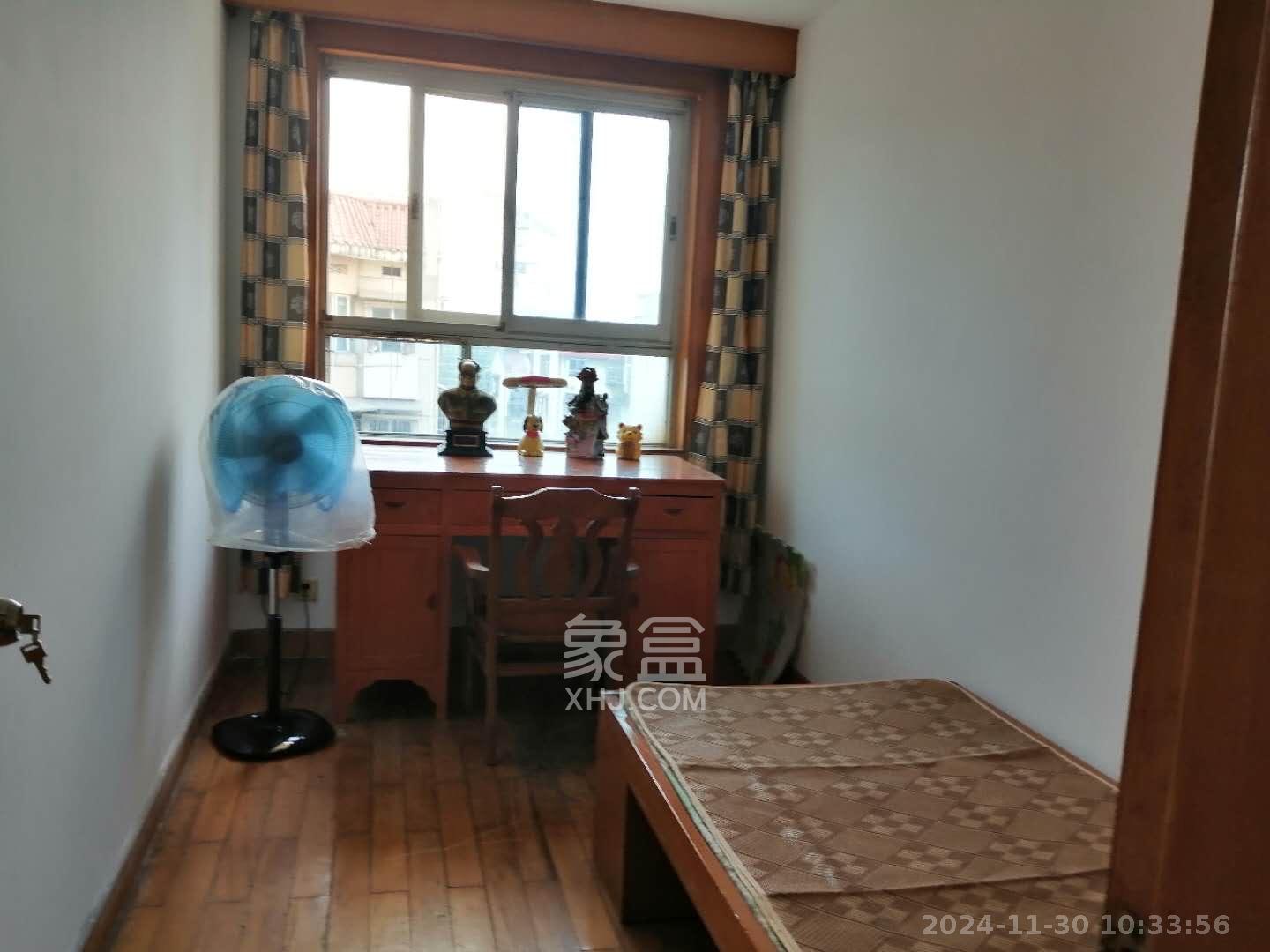 四方坪教师村 3室2厅1卫 1200.0元/月 四方坪教师村 3室2厅1卫 1200.0元/月室内图