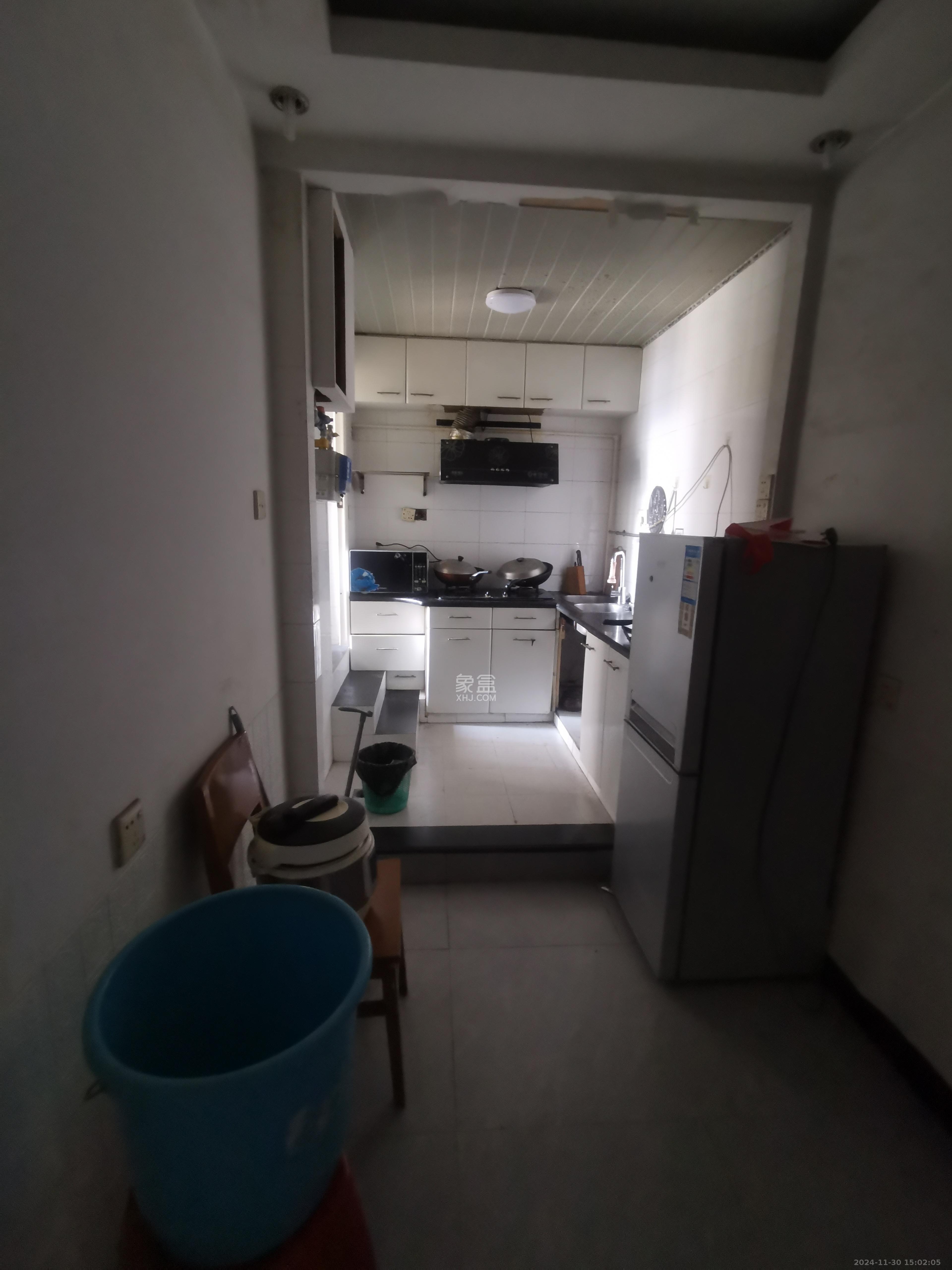 八一桥工商银行家属楼  1室1厅1卫   2400.00元/月室内图