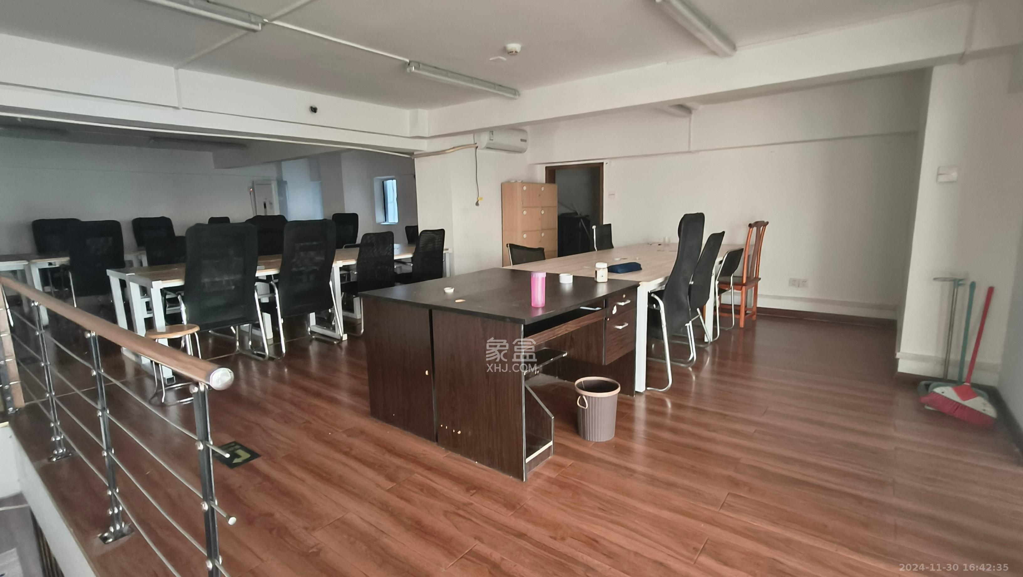 城市快线（新建大厦）  1室1厅1卫    10000.0元/月室内图