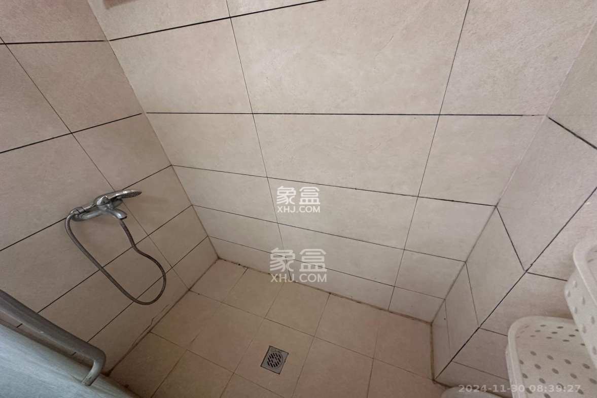 蓝湾国际广场  1室1厅1卫    1800.0元/月 蓝湾国际广场  1室1厅1卫    1800.0元/月室内图